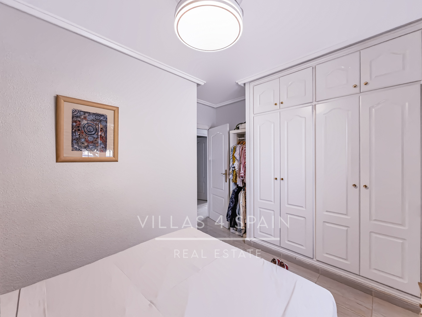 Resale - Exclusive 2 Bed 2 Bath corner plot Townhouse with a large garden and roof terrace with community pool in Ciudad Quesada - calle Onda - Alicante