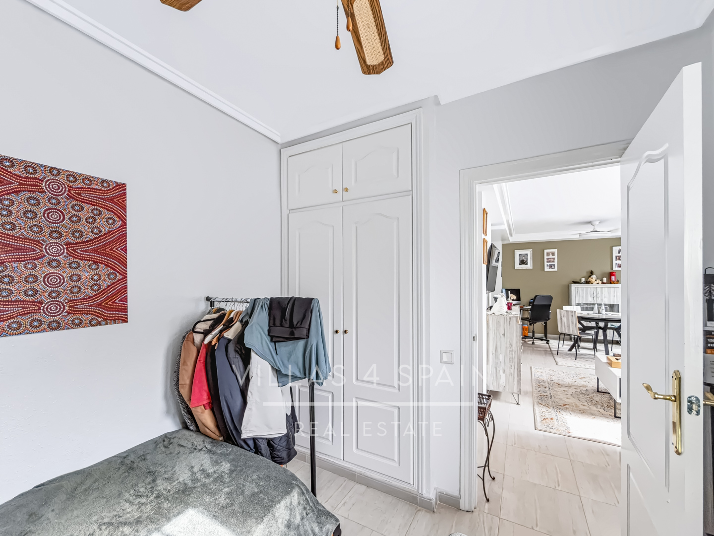 Resale - Exclusive 2 Bed 2 Bath corner plot Townhouse with a large garden and roof terrace with community pool in Ciudad Quesada - calle Onda - Alicante