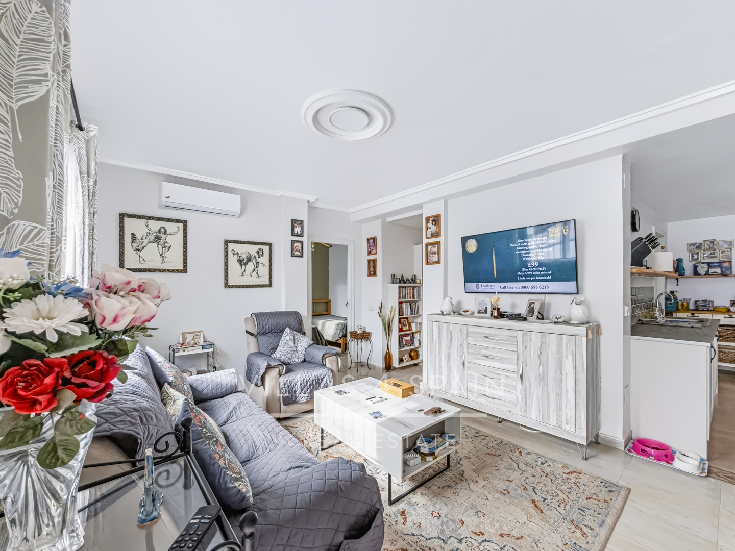 Resale - Exclusive 2 Bed 2 Bath corner plot Townhouse with a large garden and roof terrace with community pool in Ciudad Quesada - calle Onda - Alicante