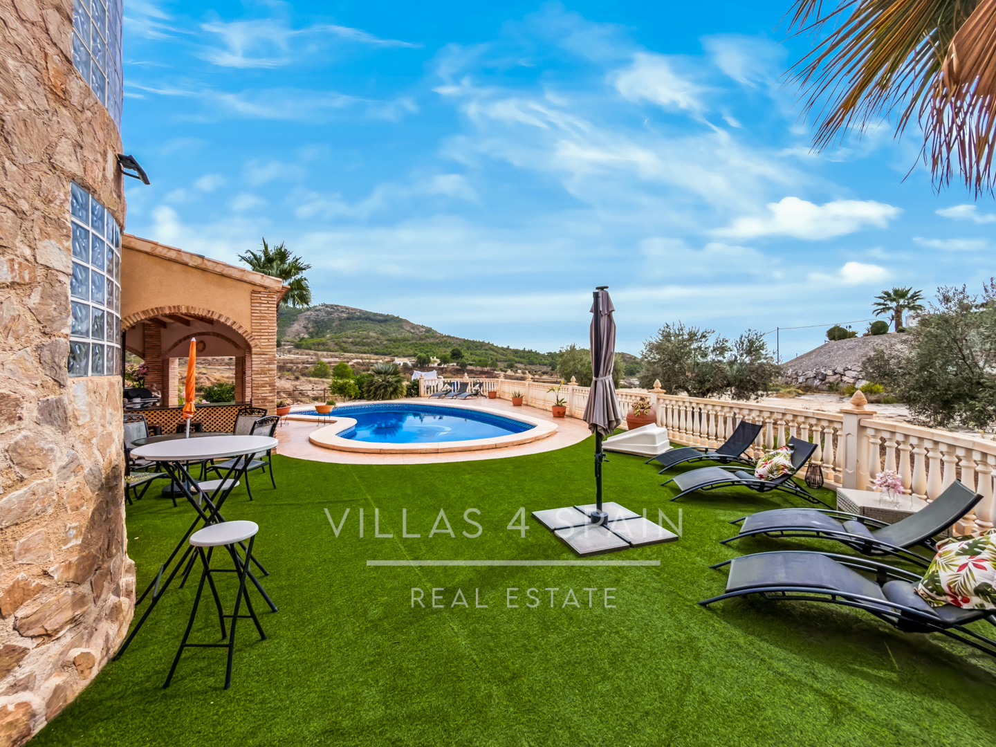 Resale - 6 bedroom 4 bathroom villa and cave house for sale in Las Casicas, Fortuna - paraje de las casicas - Murcia
