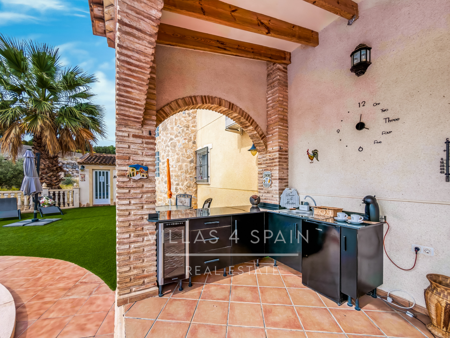 Resale - 6 bedroom 4 bathroom villa and cave house for sale in Las Casicas, Fortuna - paraje de las casicas - Murcia