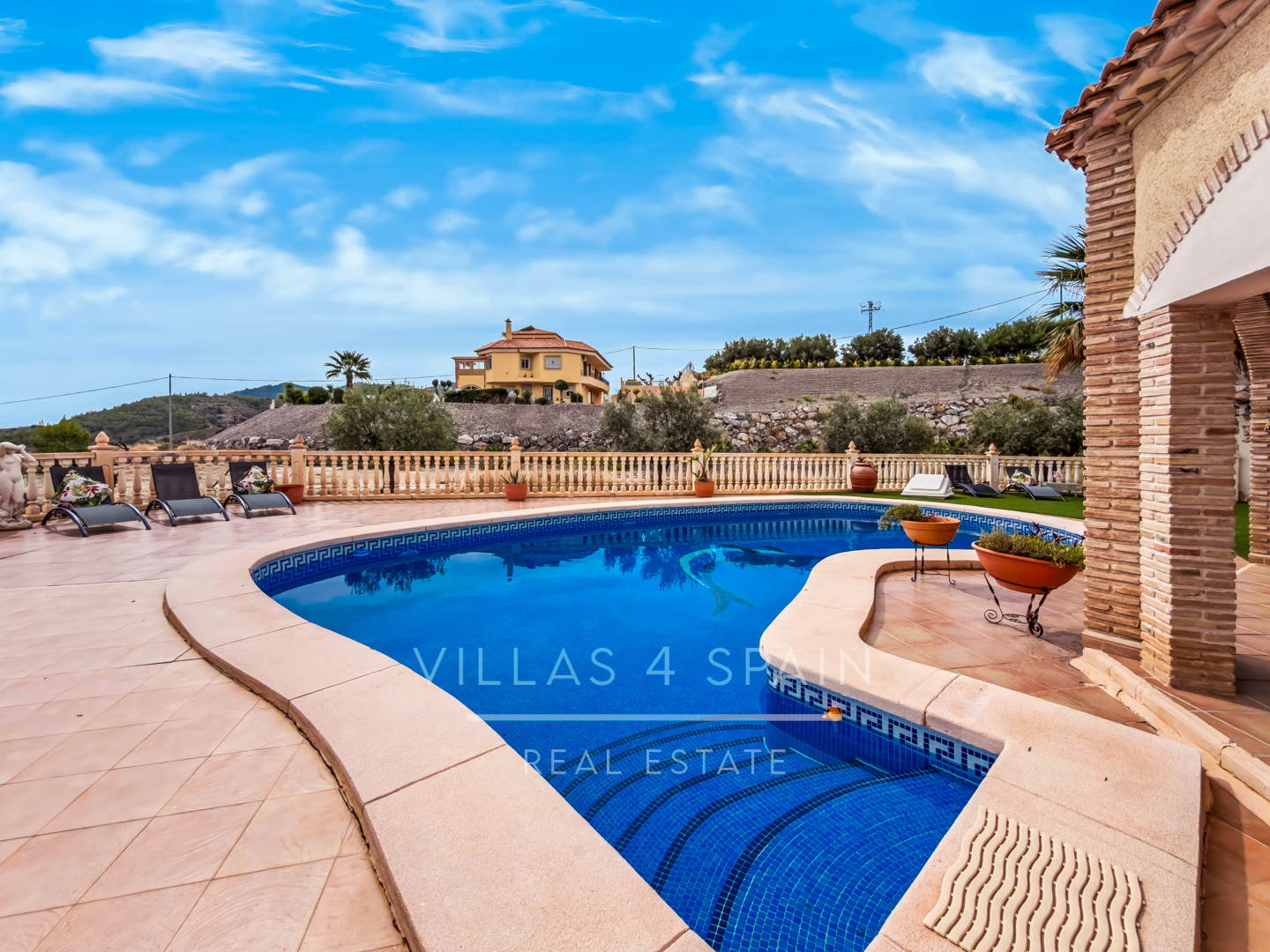 Resale - 6 bedroom 4 bathroom villa and cave house for sale in Las Casicas, Fortuna - paraje de las casicas - Murcia