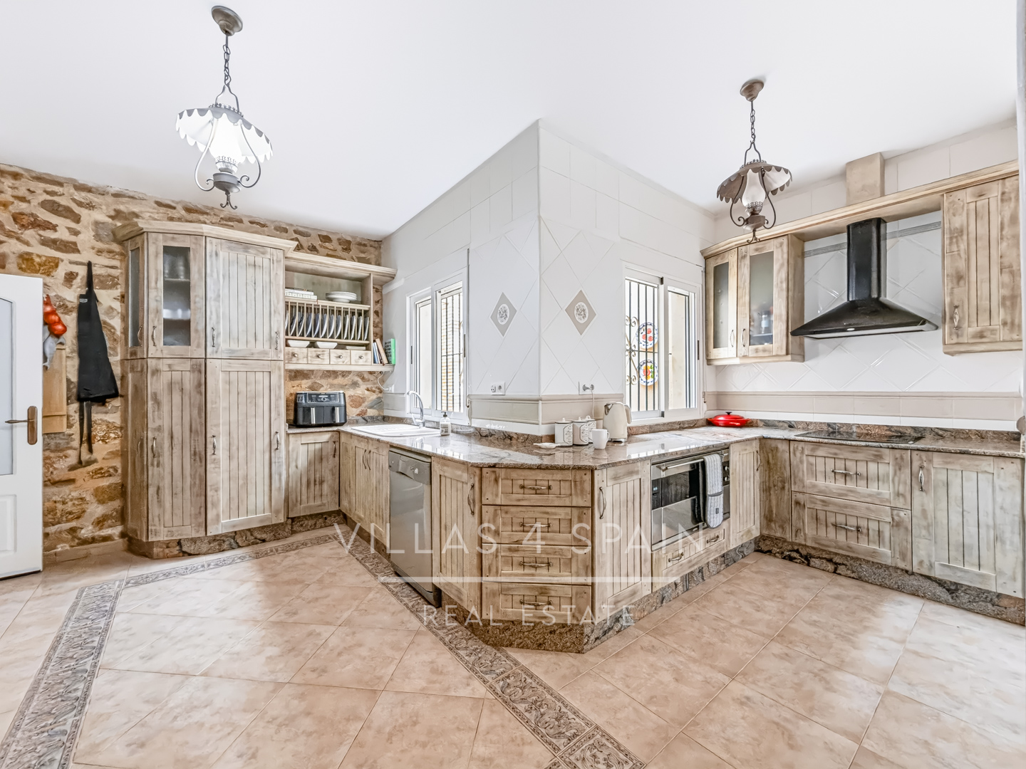 Resale - 6 bedroom 4 bathroom villa and cave house for sale in Las Casicas, Fortuna - paraje de las casicas - Murcia