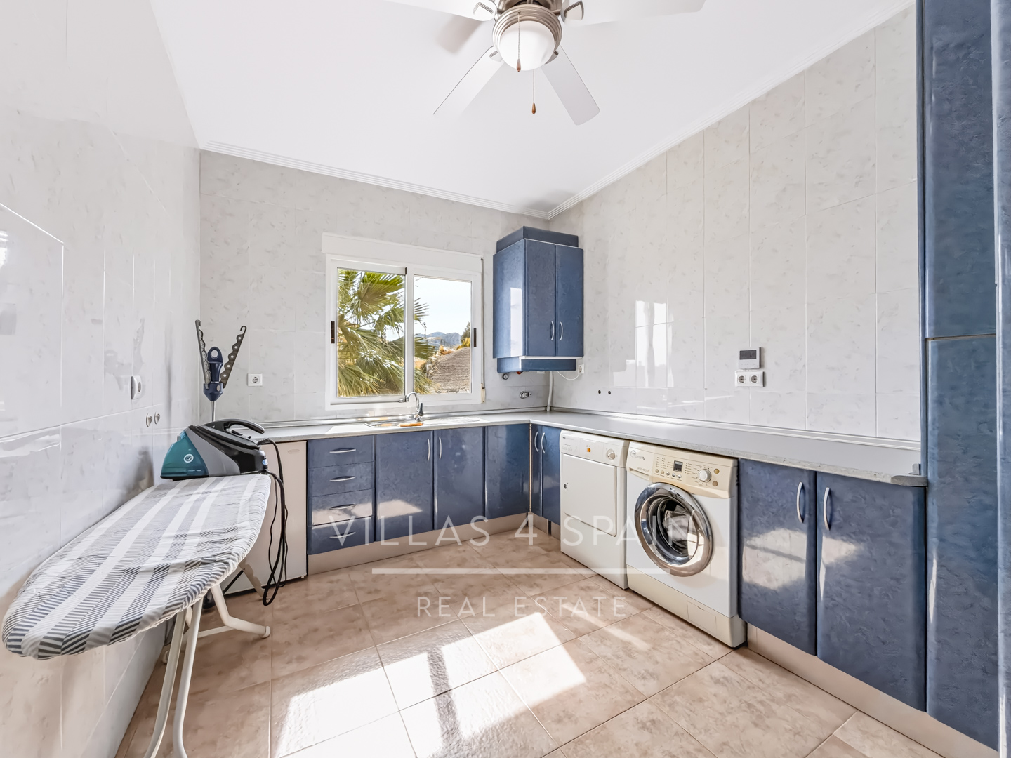Resale - 6 bedroom 4 bathroom villa and cave house for sale in Las Casicas, Fortuna - paraje de las casicas - Murcia