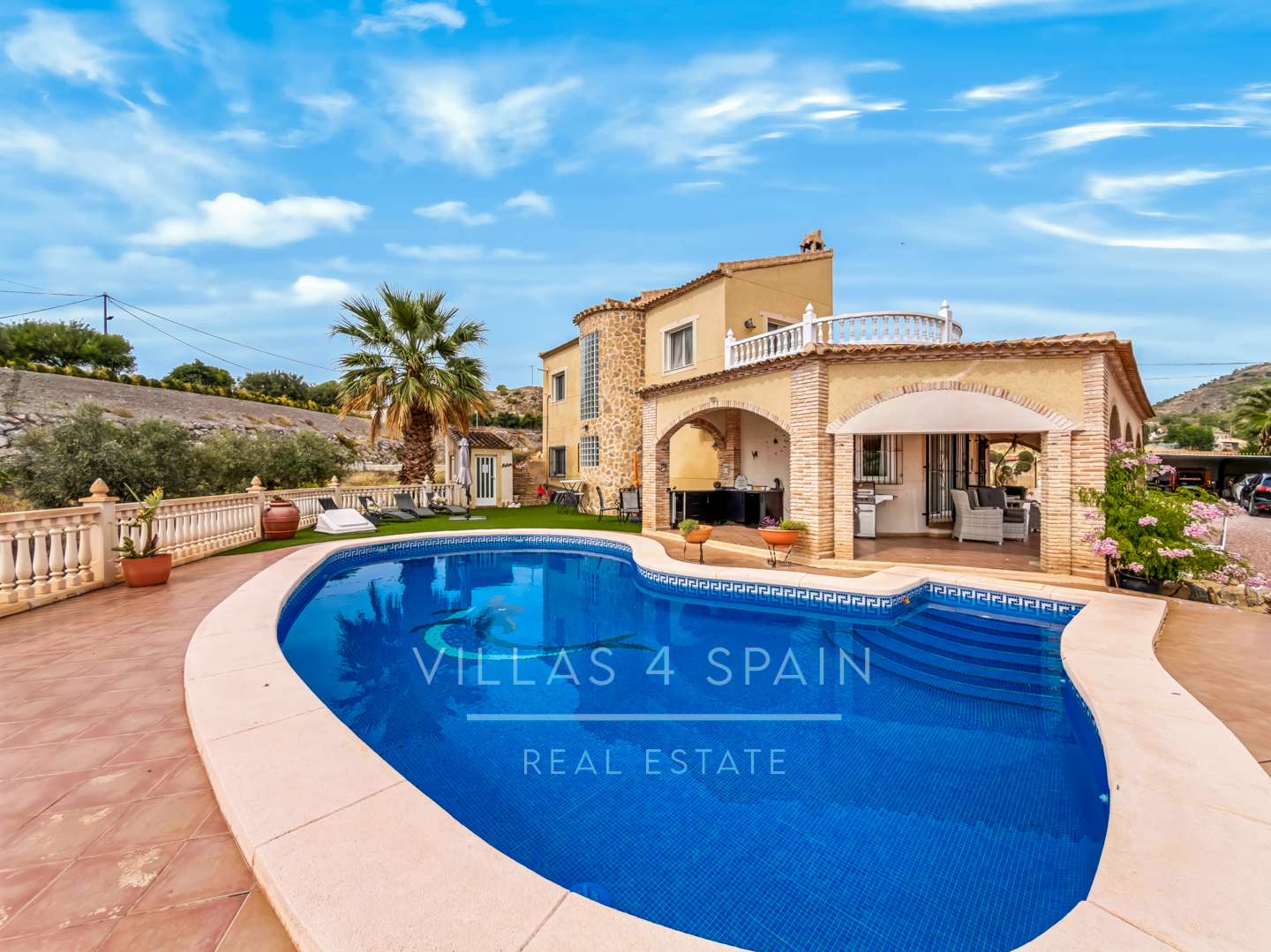 Resale - 6 bedroom 4 bathroom villa and cave house for sale in Las Casicas, Fortuna - paraje de las casicas - Murcia