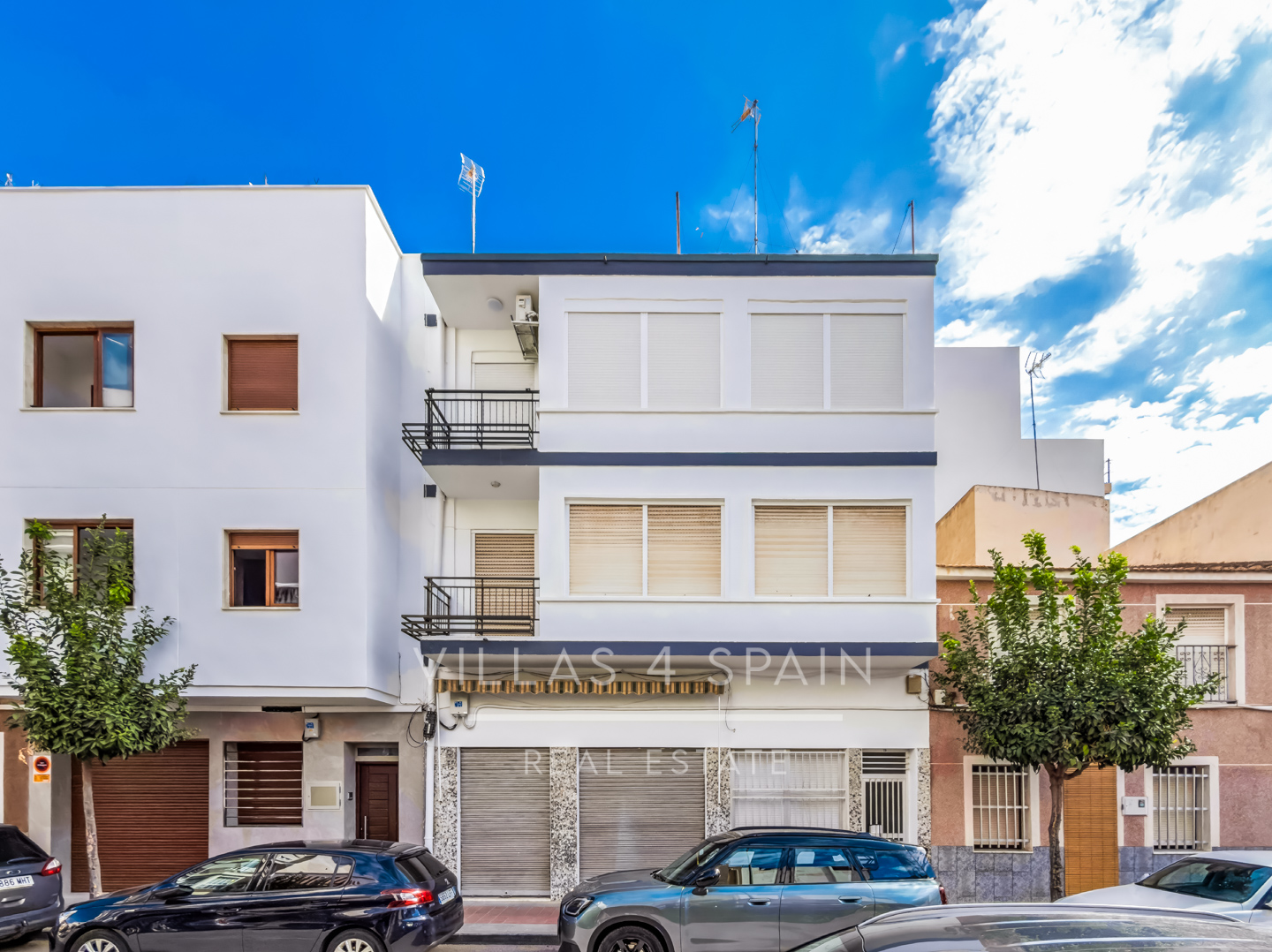 Resale - 3 Bed 2 Bath Penthouse Apartment with roof terrace in Guardamar del Segura Town Centre - carrer sant jaume  - Alicante