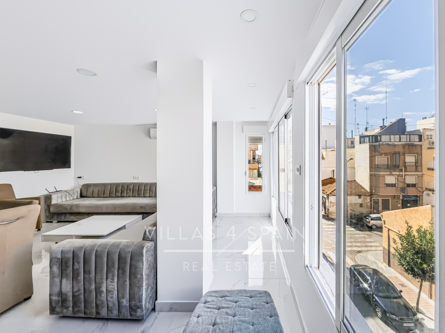 Resale - 3 Bed 2 Bath Penthouse Apartment with roof terrace in Guardamar del Segura Town Centre - carrer sant jaume  - Alicante