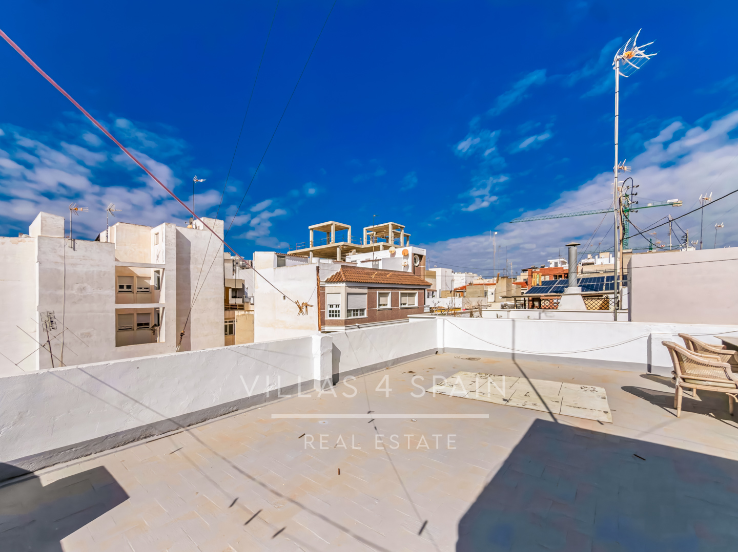 Resale - 3 Bed 2 Bath Penthouse Apartment with roof terrace in Guardamar del Segura Town Centre - carrer sant jaume  - Alicante