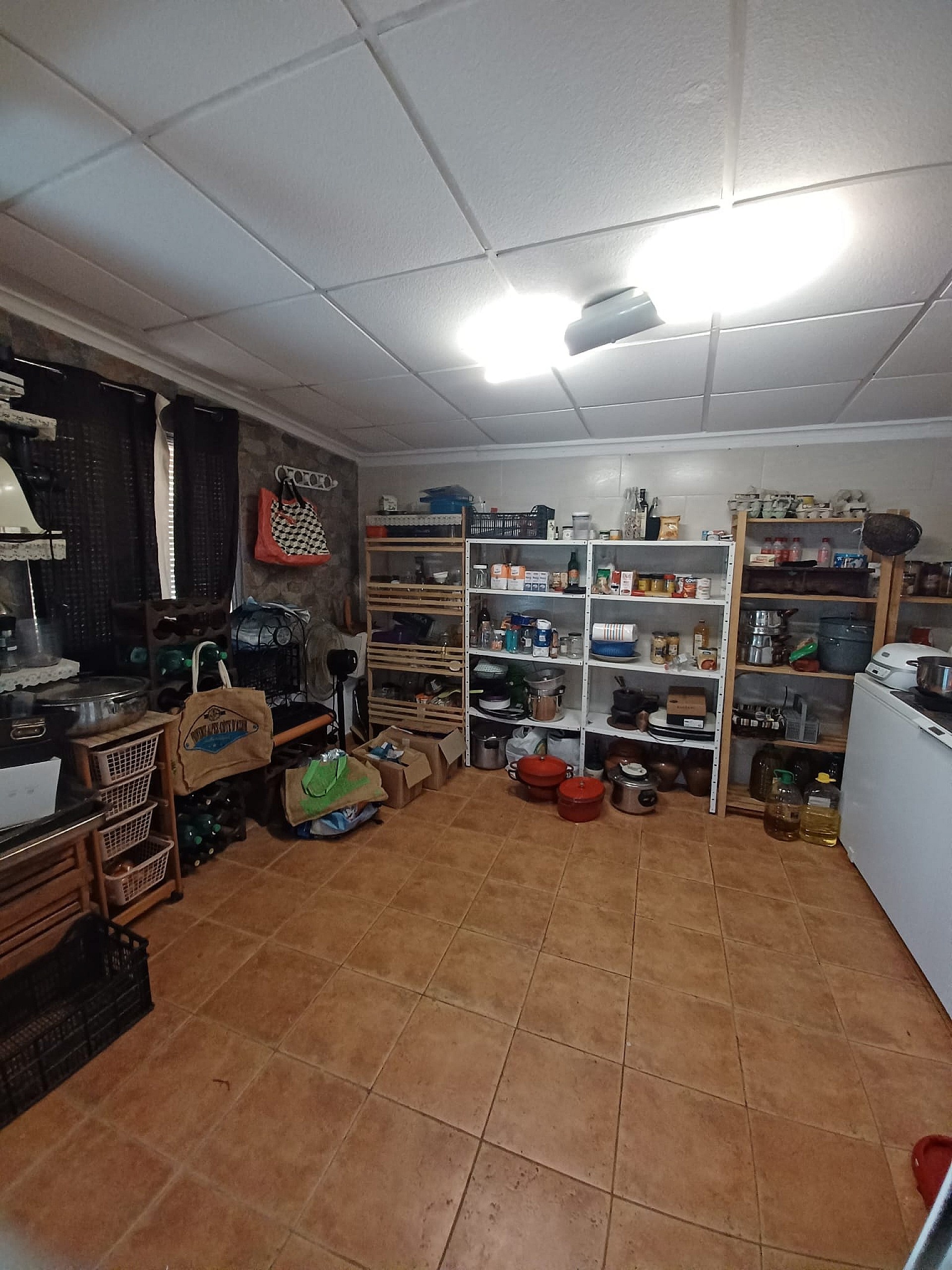 Resale - 5 Bedroom 1 Bathroom Villa in Sax -  - Alicante