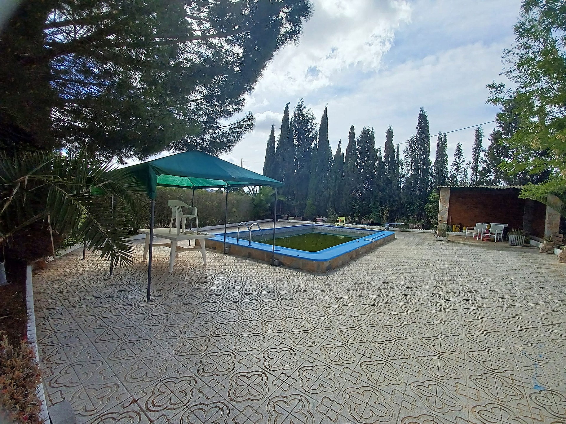 Resale - 5 Bedroom 1 Bathroom Villa in Sax -  - Alicante