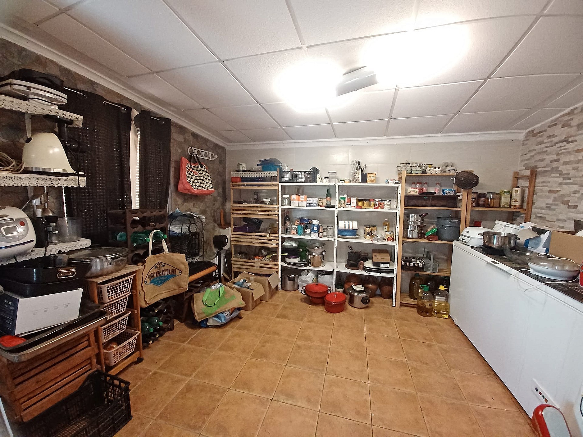 Resale - 5 Bedroom 1 Bathroom Villa in Sax -  - Alicante