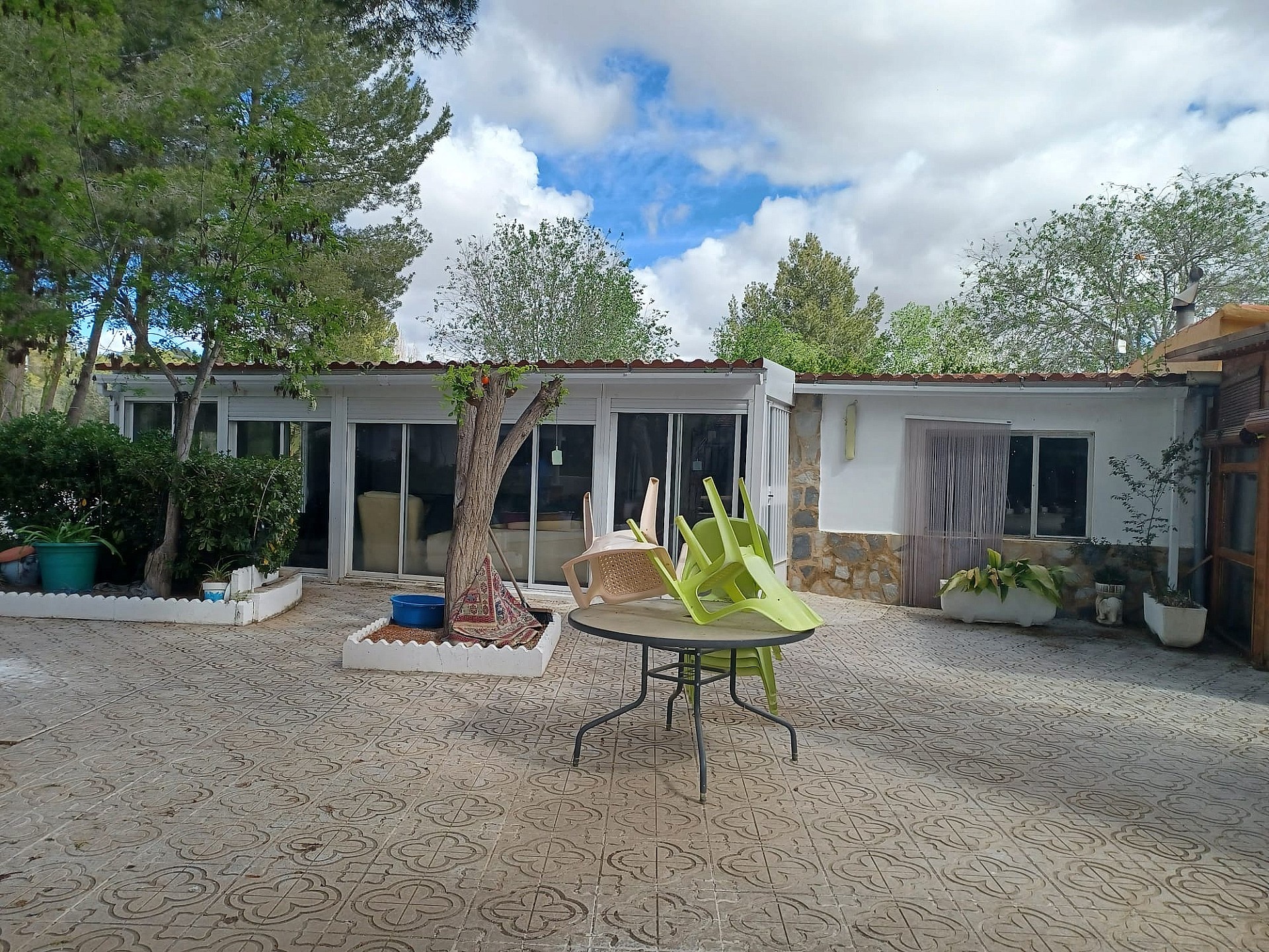 Resale - 5 Bedroom 1 Bathroom Villa in Sax -  - Alicante