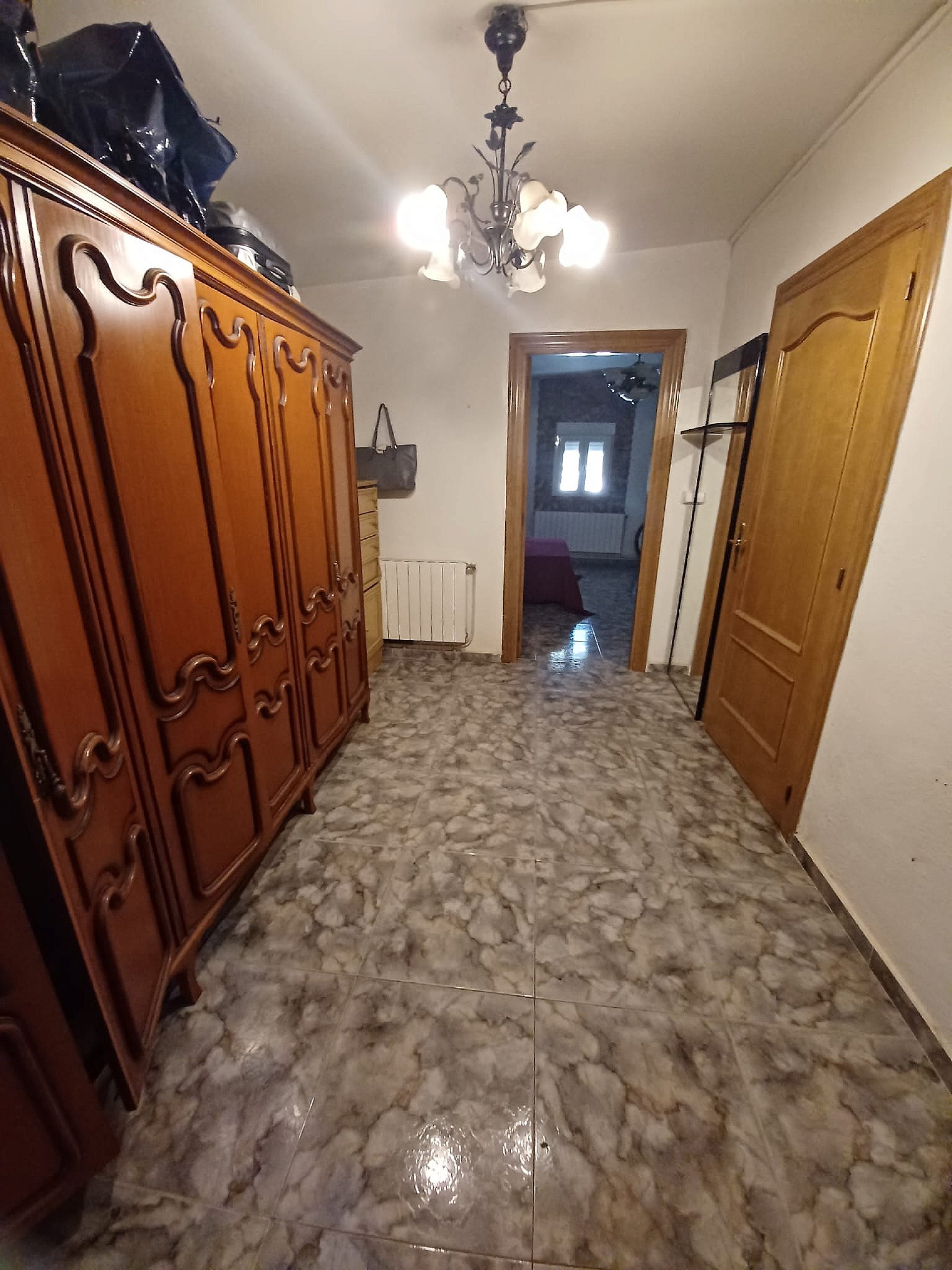 Resale - 5 Bedroom 1 Bathroom Villa in Sax -  - Alicante