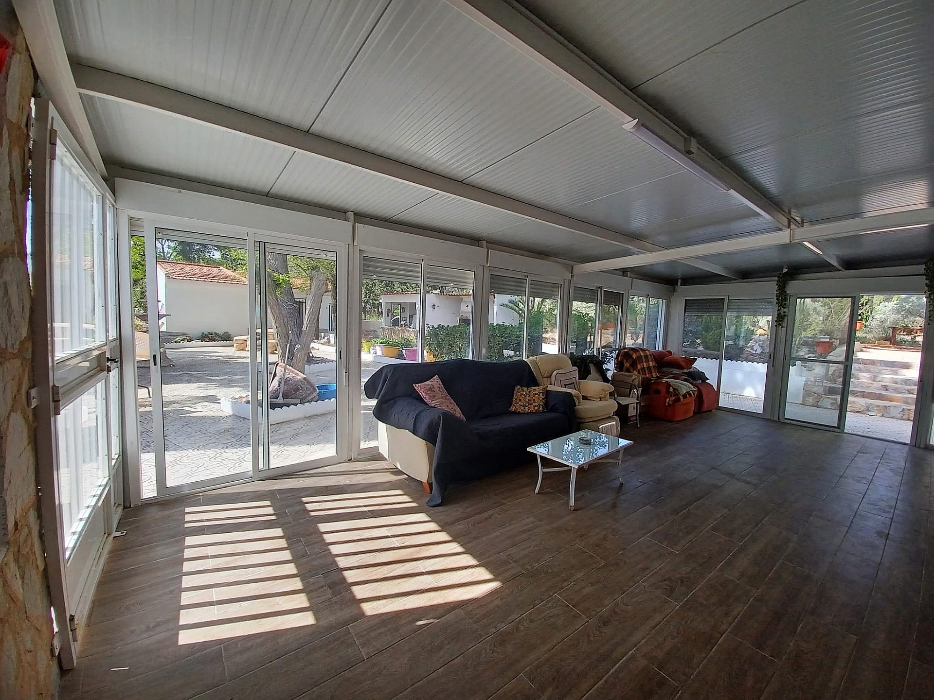 Resale - 5 Bedroom 1 Bathroom Villa in Sax -  - Alicante