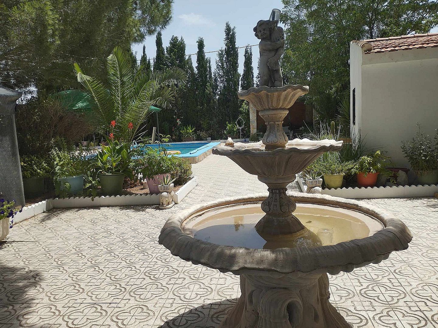5 Bedroom 1 Bathroom Villa in Sax