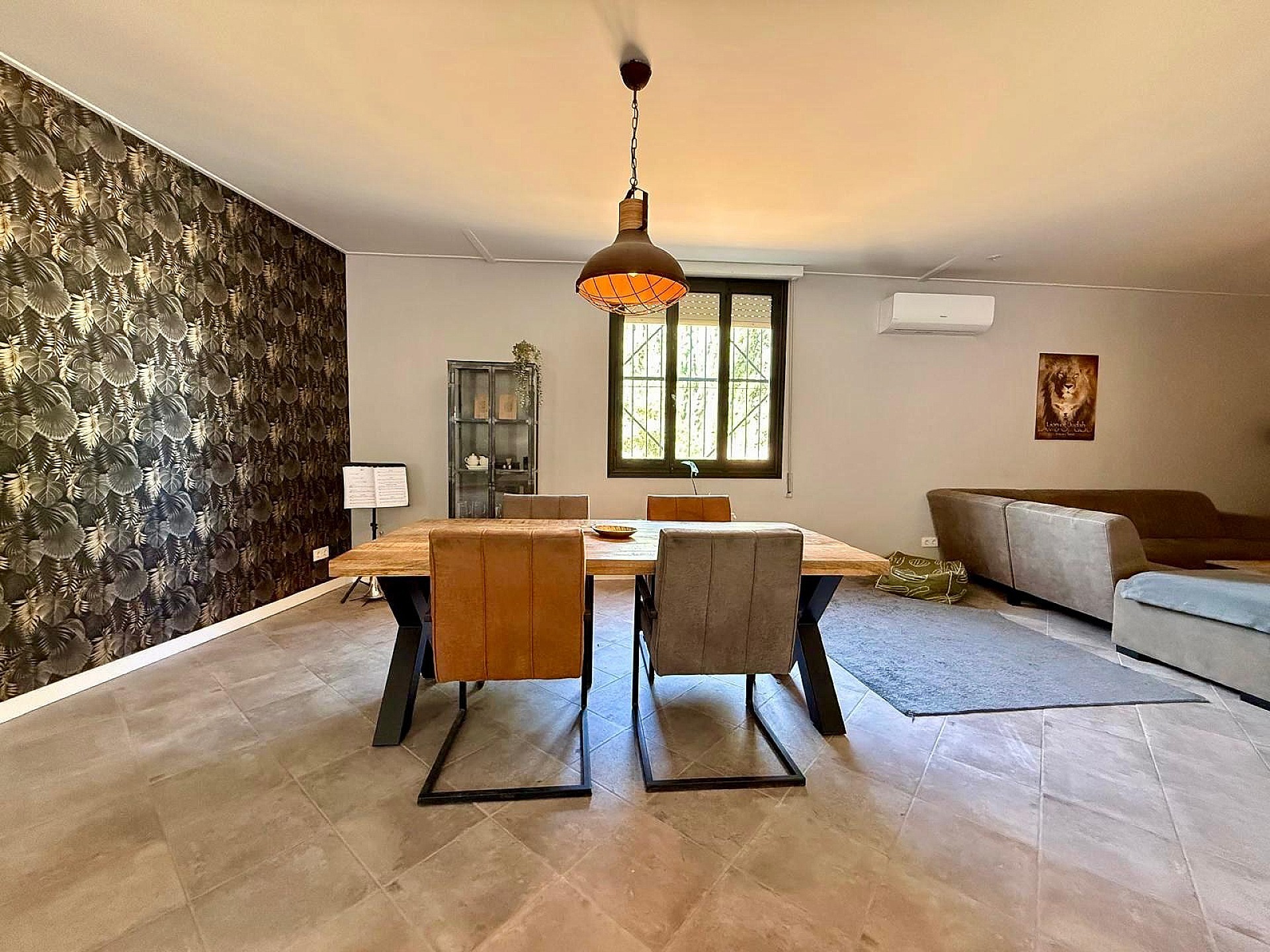 Resale - 5 Bedroom 2 Bathroom Country house in Pinoso -  - Alicante