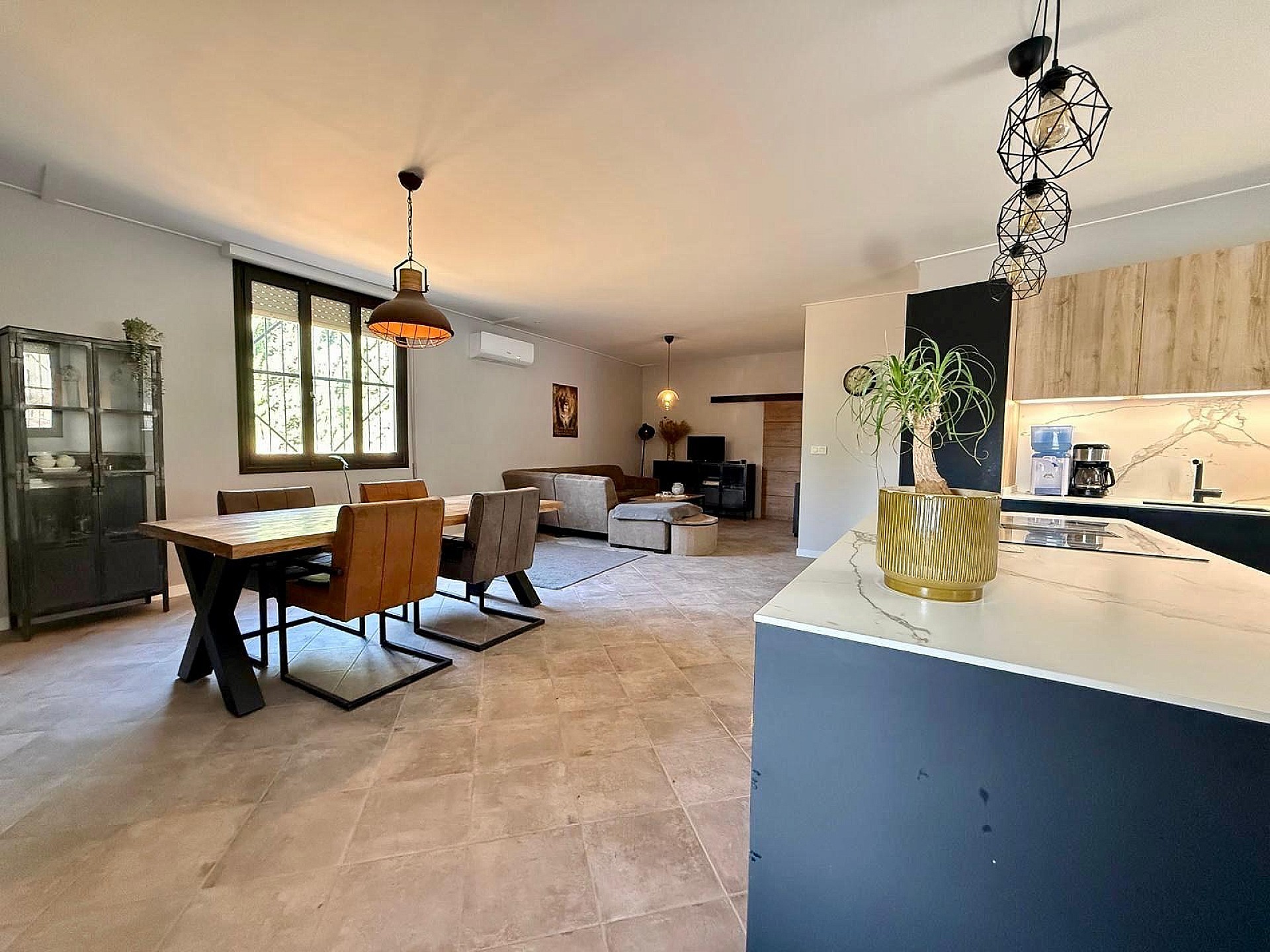 Resale - 5 Bedroom 2 Bathroom Country house in Pinoso -  - Alicante