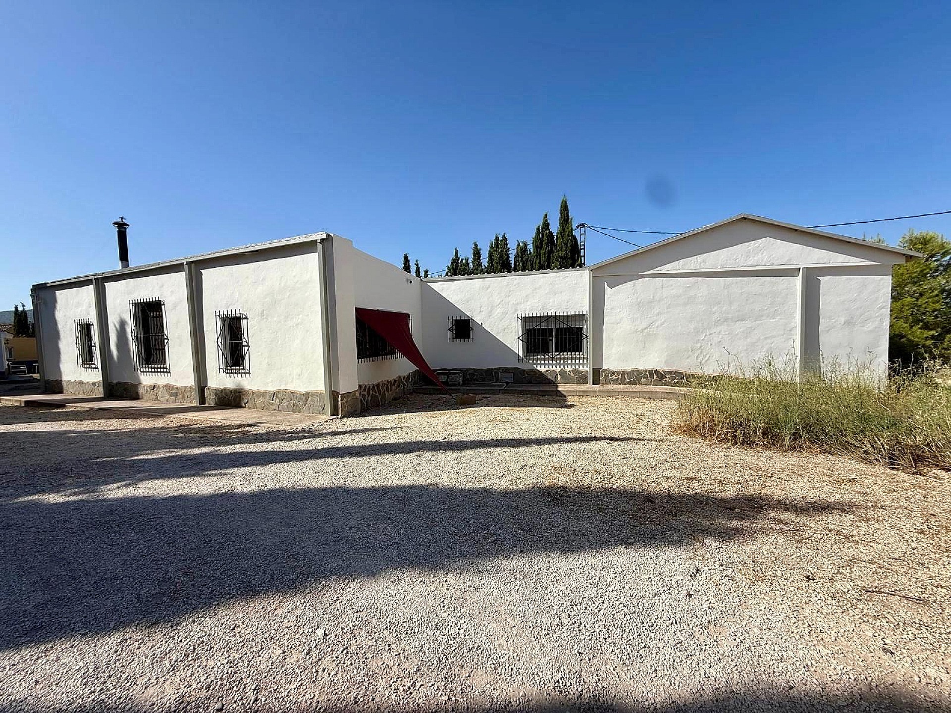 Resale - 5 Bedroom 2 Bathroom Country house in Pinoso -  - Alicante