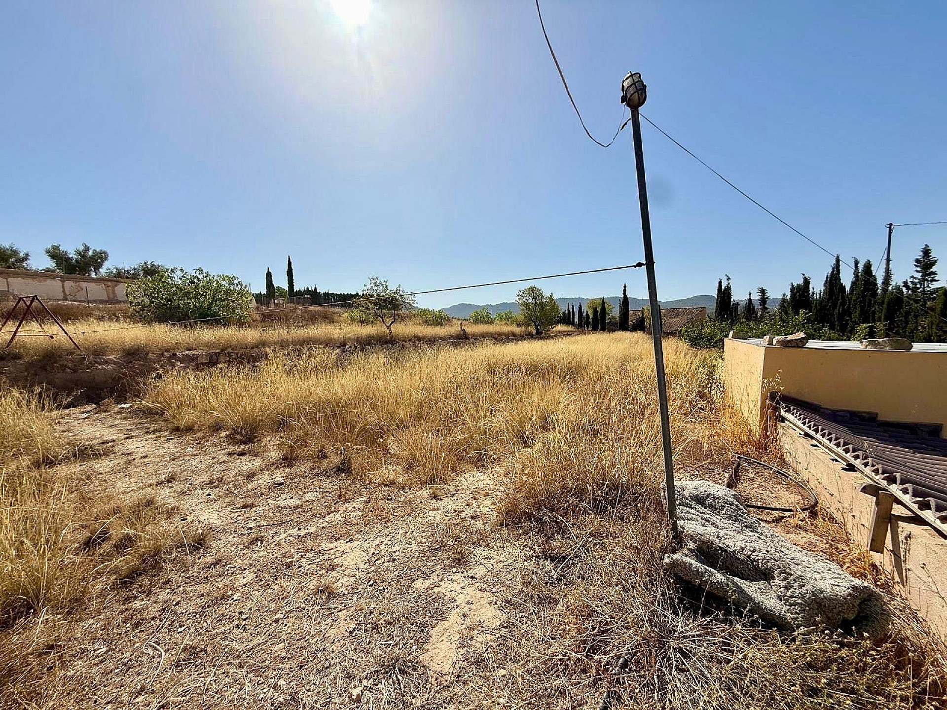 Resale - 5 Bedroom 2 Bathroom Country house in Pinoso -  - Alicante