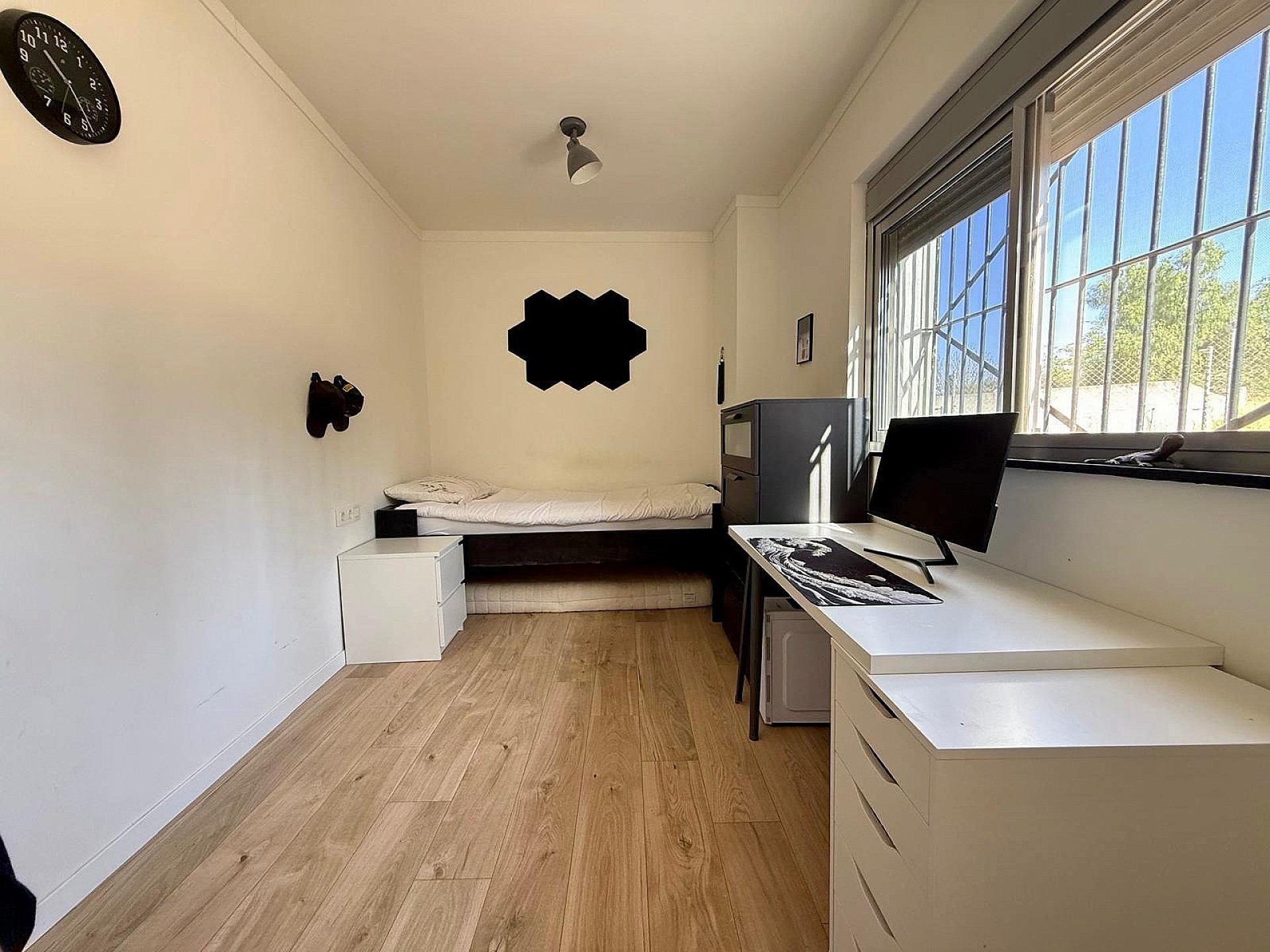 Resale - 5 Bedroom 2 Bathroom Country house in Pinoso -  - Alicante