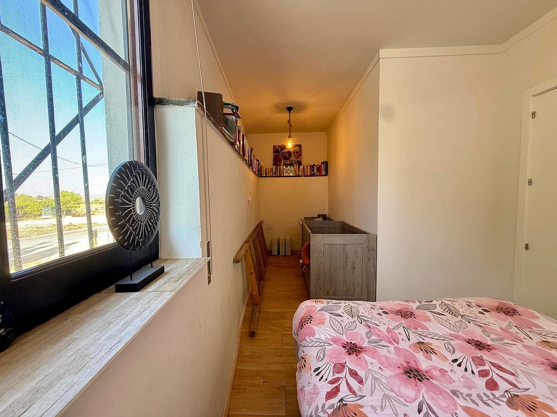 Resale - 5 Bedroom 2 Bathroom Country house in Pinoso -  - Alicante