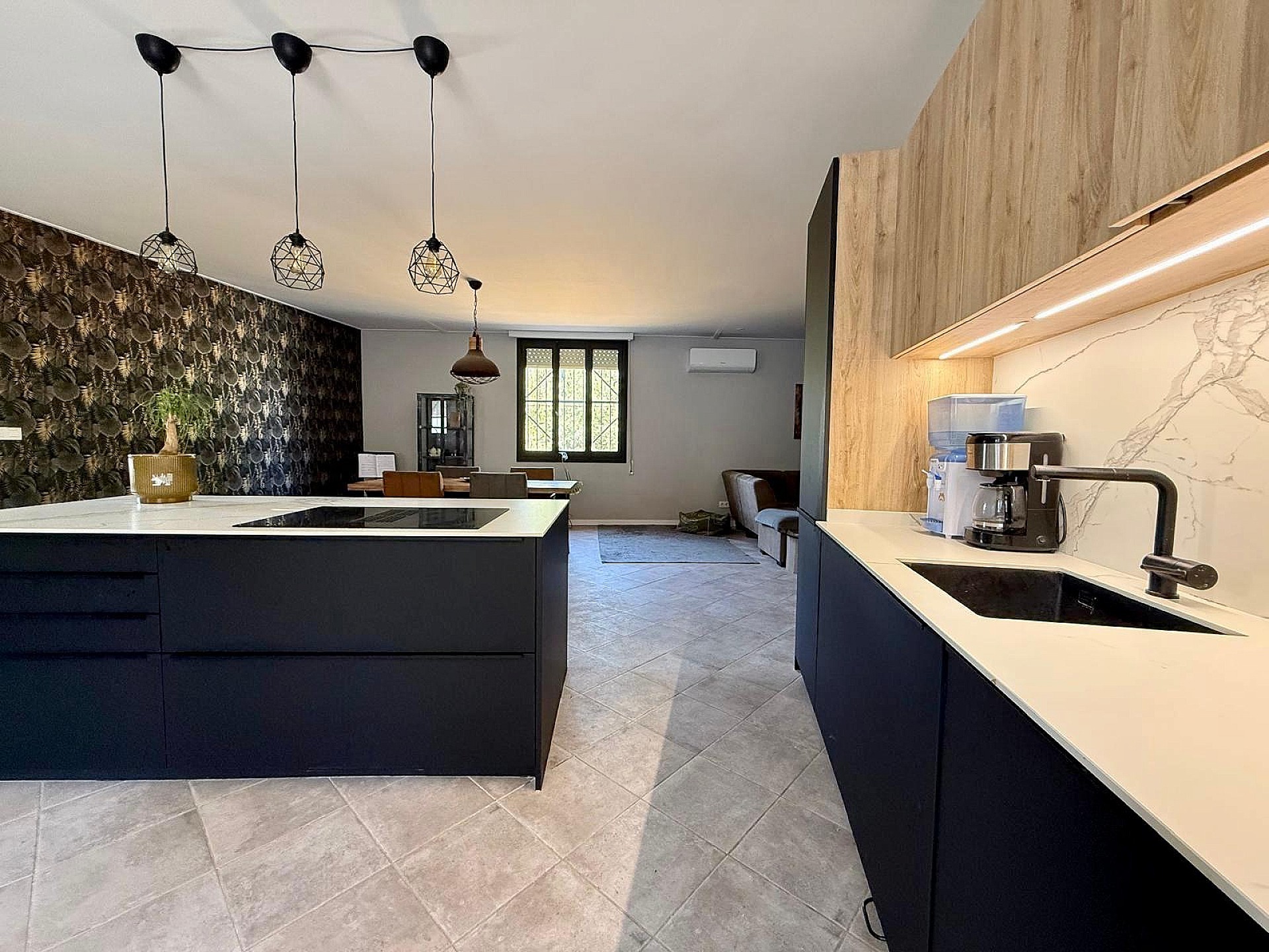 Resale - 5 Bedroom 2 Bathroom Country house in Pinoso -  - Alicante