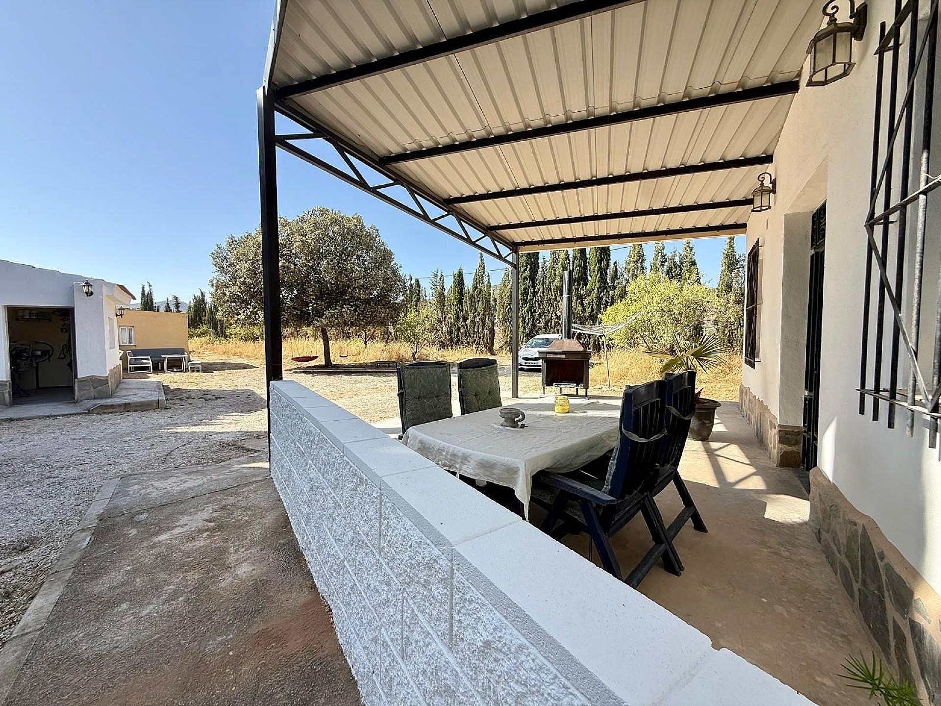 Resale - 5 Bedroom 2 Bathroom Country house in Pinoso -  - Alicante