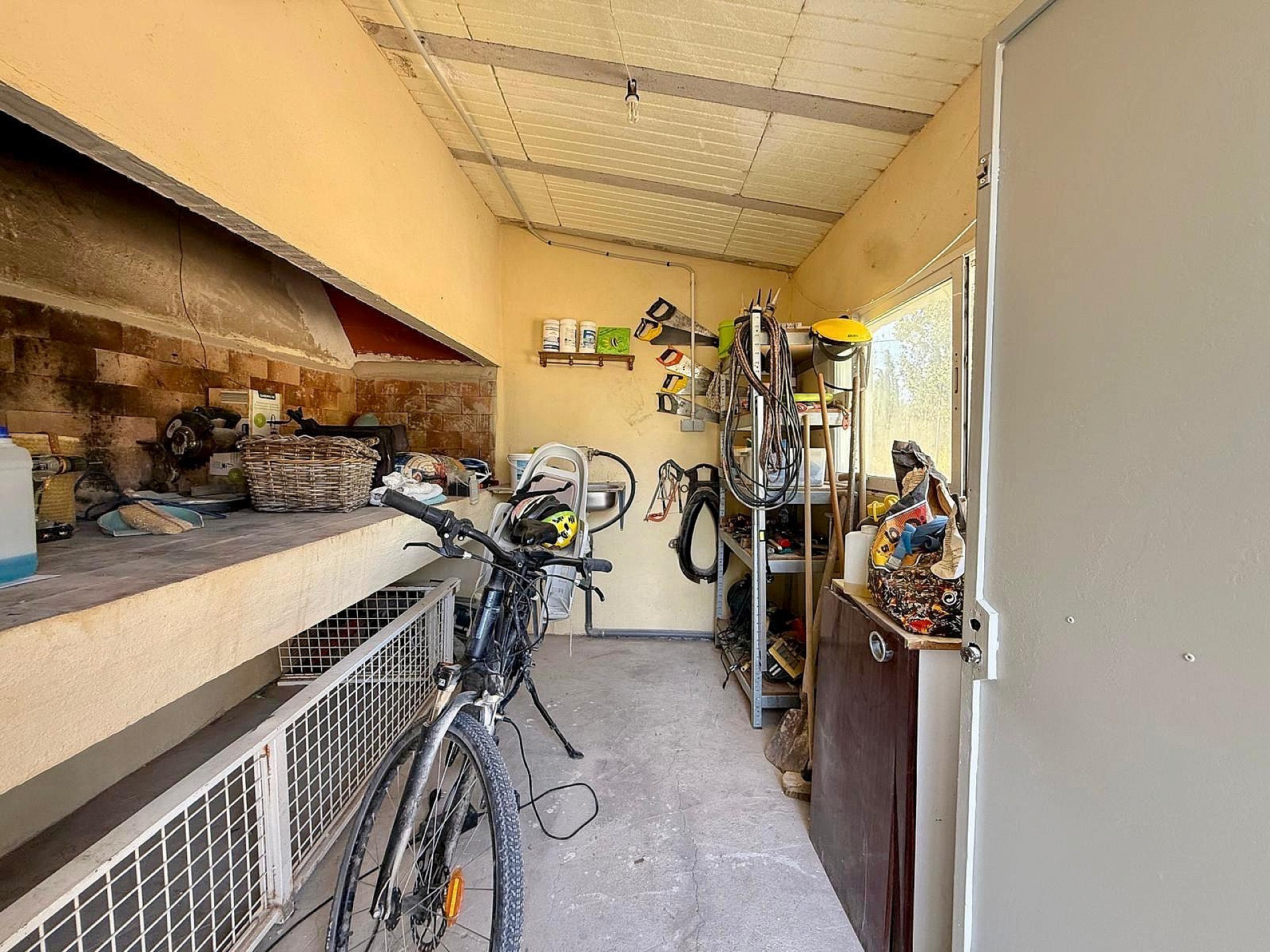 Resale - 5 Bedroom 2 Bathroom Country house in Pinoso -  - Alicante
