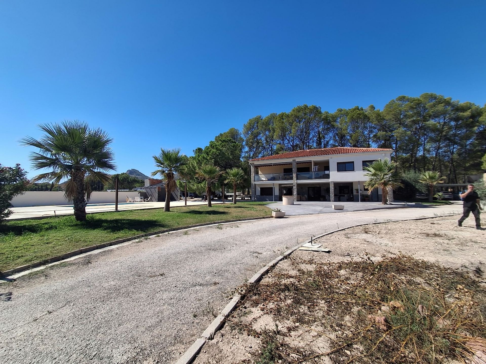 Resale - 7 Bedroom 5 Bathroom Villa in Sax -  - Alicante