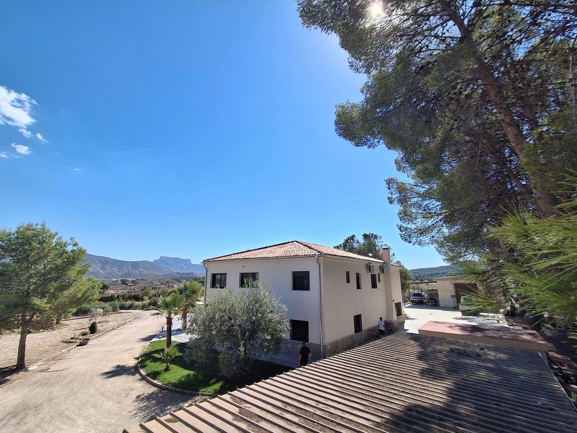 Resale - 7 Bedroom 5 Bathroom Villa in Sax -  - Alicante