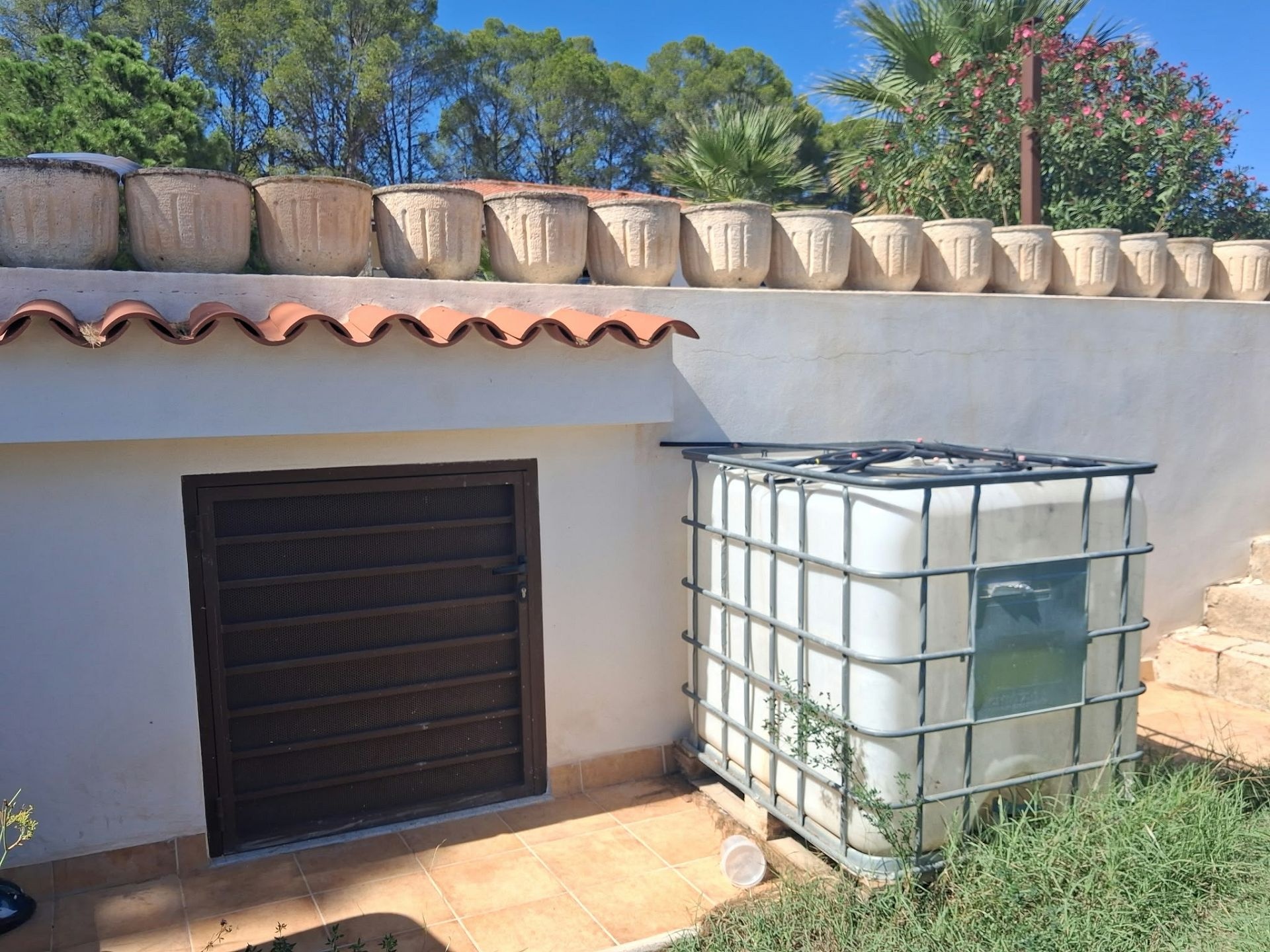Resale - 7 Bedroom 5 Bathroom Villa in Sax -  - Alicante
