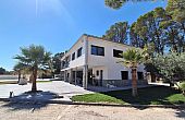 7 Bedroom 5 Bathroom Villa in Sax