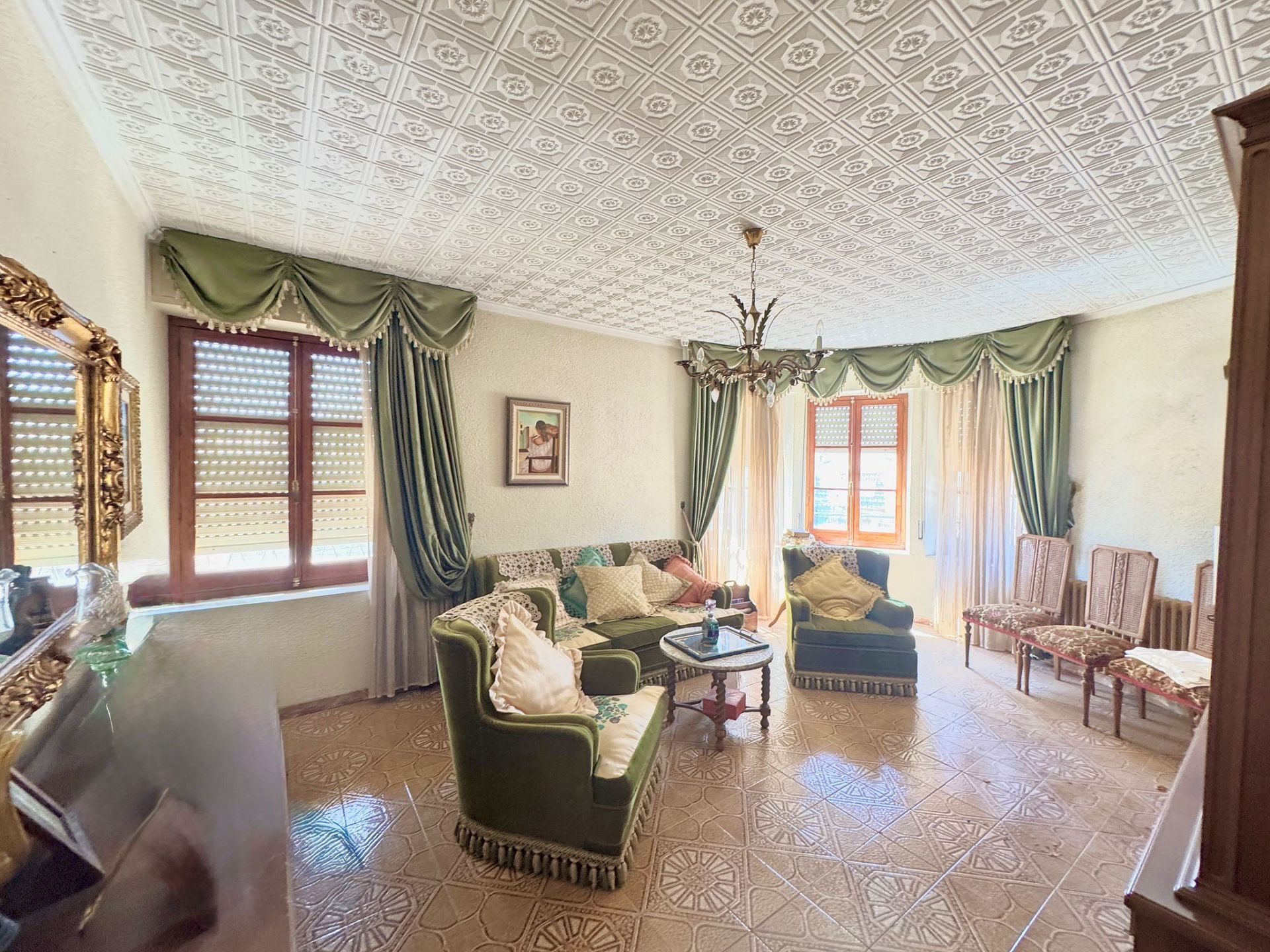Resale - 10 Bedroom 4 Bathroom Townhouse in Pinoso -  - Alicante