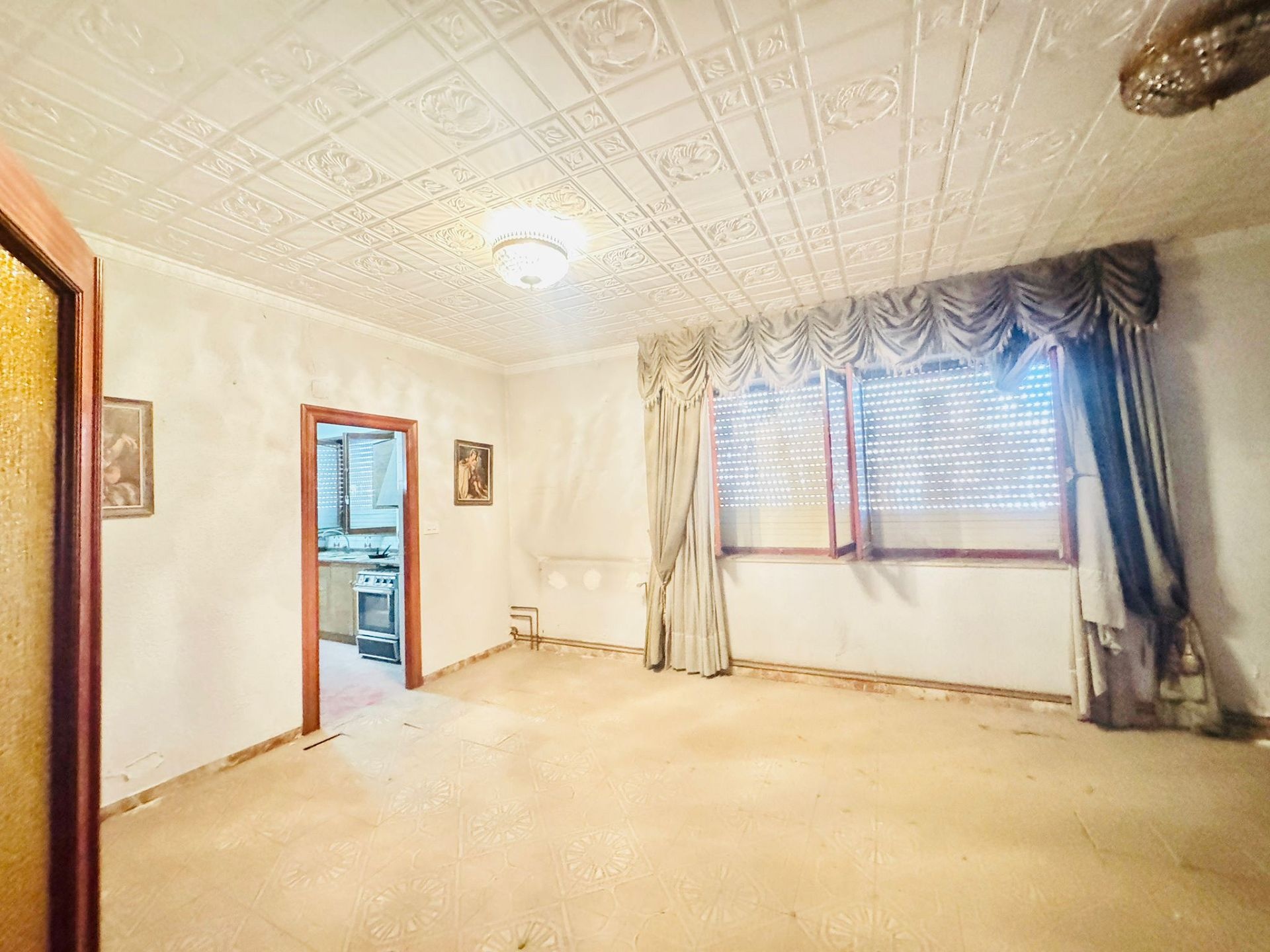 Resale - 10 Bedroom 4 Bathroom Townhouse in Pinoso -  - Alicante
