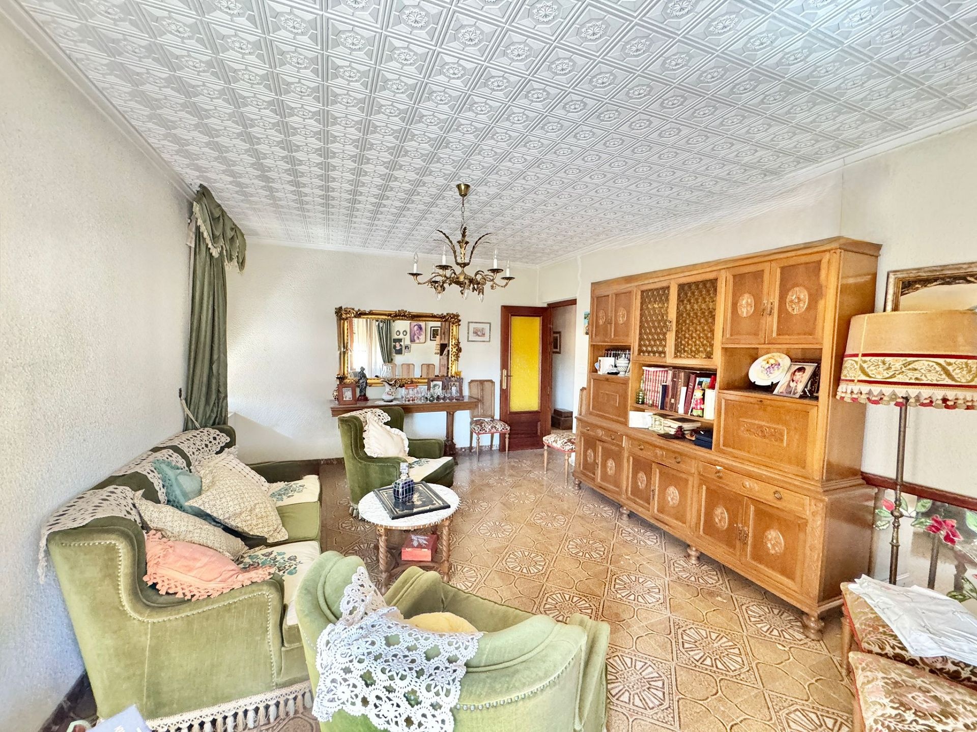 Resale - 10 Bedroom 4 Bathroom Townhouse in Pinoso -  - Alicante