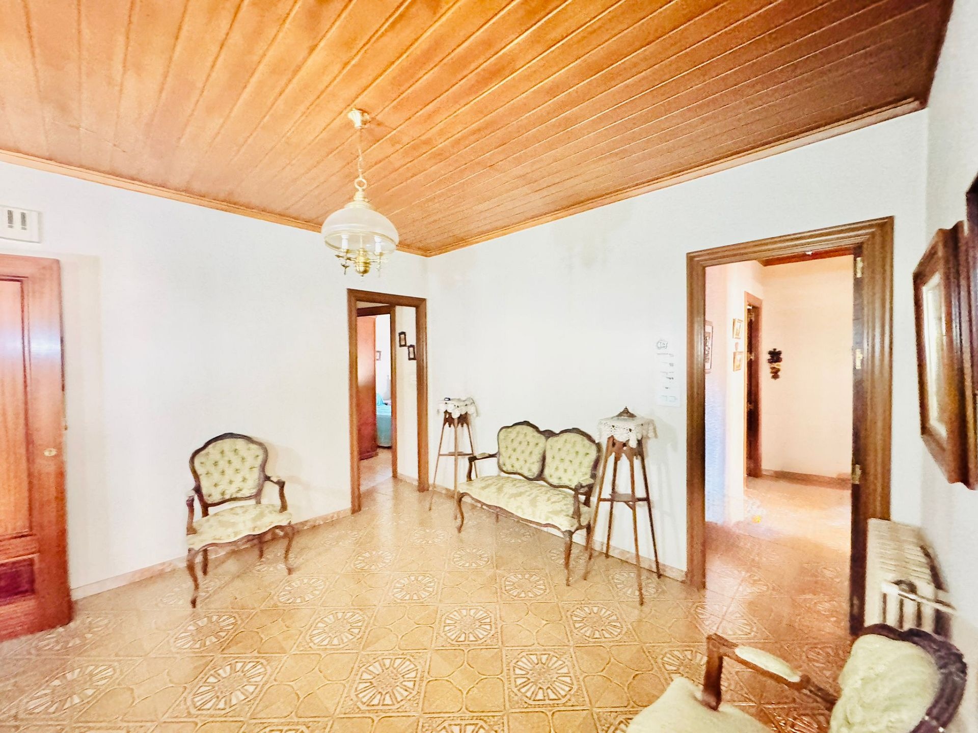 Resale - 10 Bedroom 4 Bathroom Townhouse in Pinoso -  - Alicante