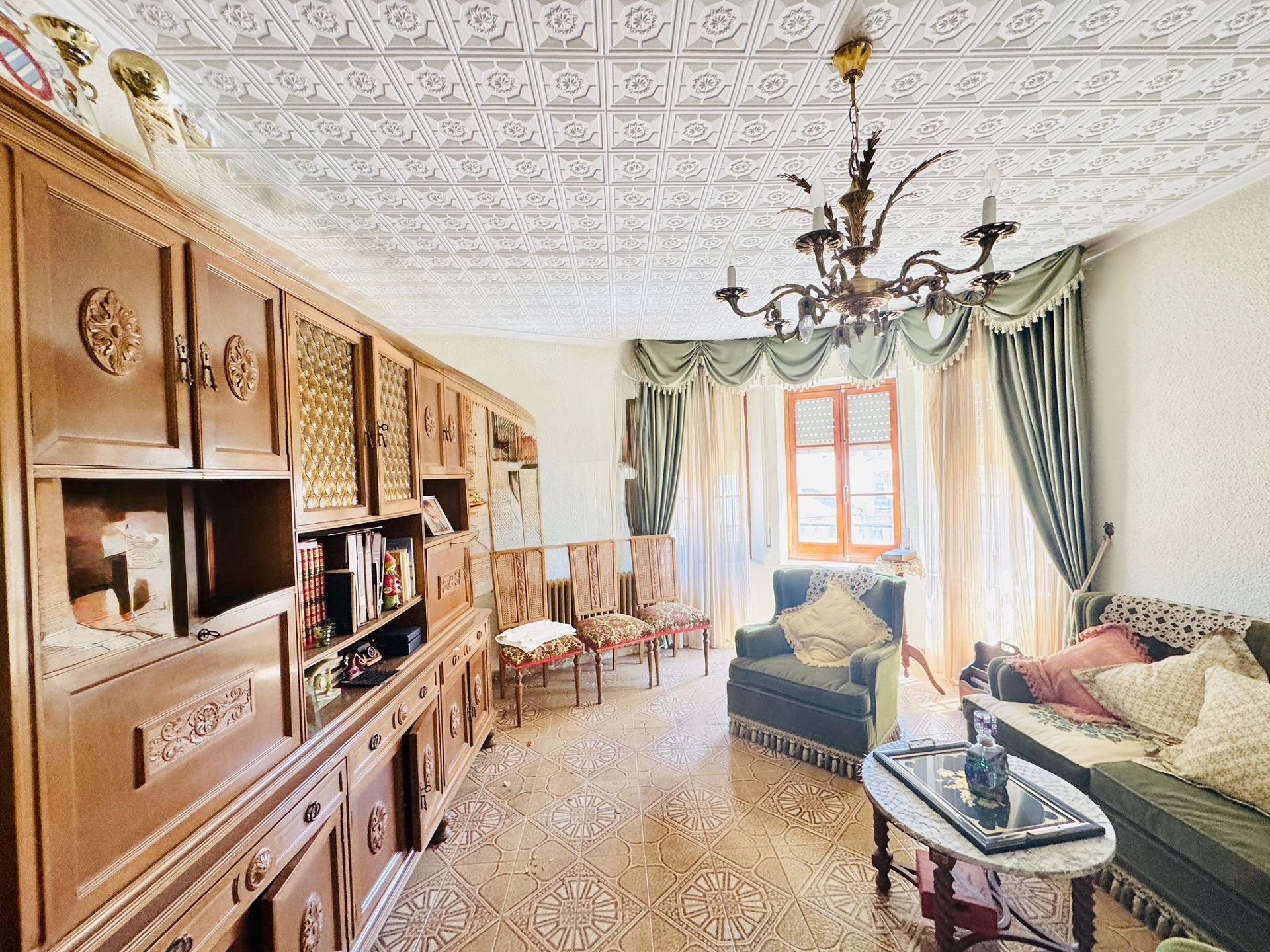 Resale - 10 Bedroom 4 Bathroom Townhouse in Pinoso -  - Alicante