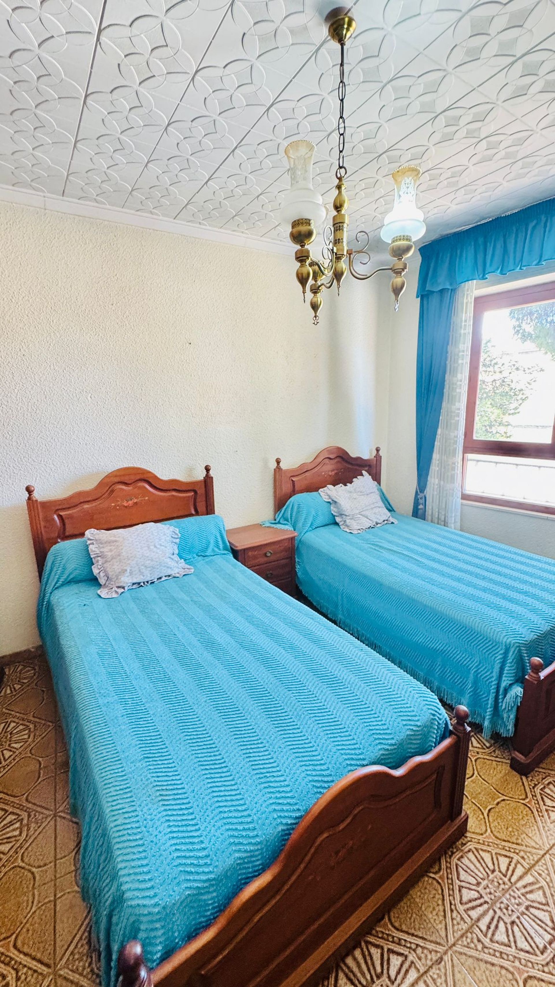 Resale - 10 Bedroom 4 Bathroom Townhouse in Pinoso -  - Alicante