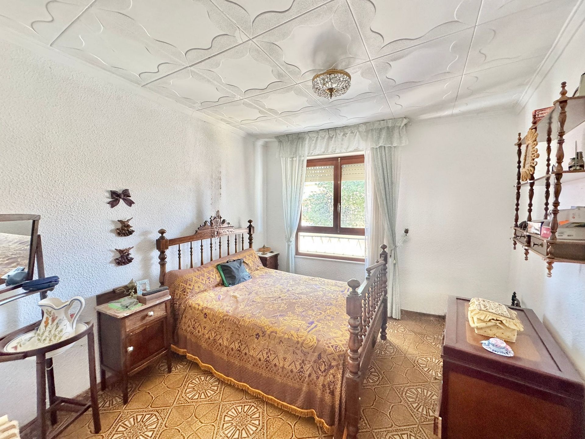 Resale - 10 Bedroom 4 Bathroom Townhouse in Pinoso -  - Alicante
