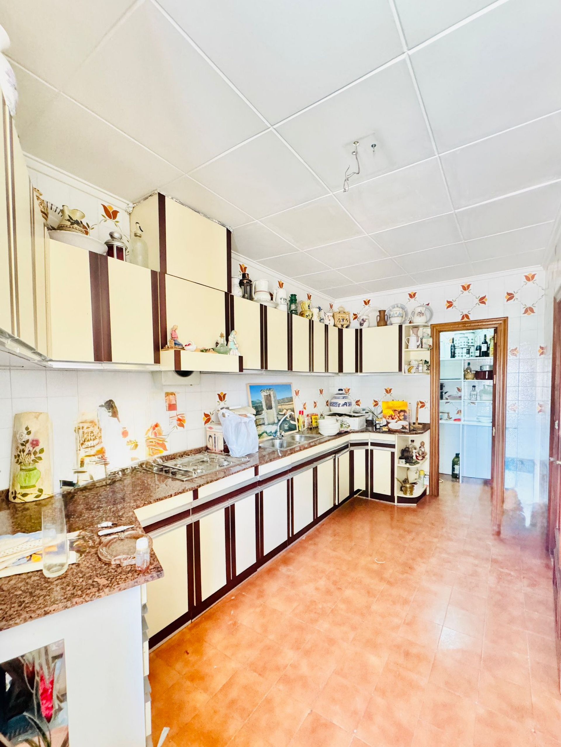 Resale - 10 Bedroom 4 Bathroom Townhouse in Pinoso -  - Alicante