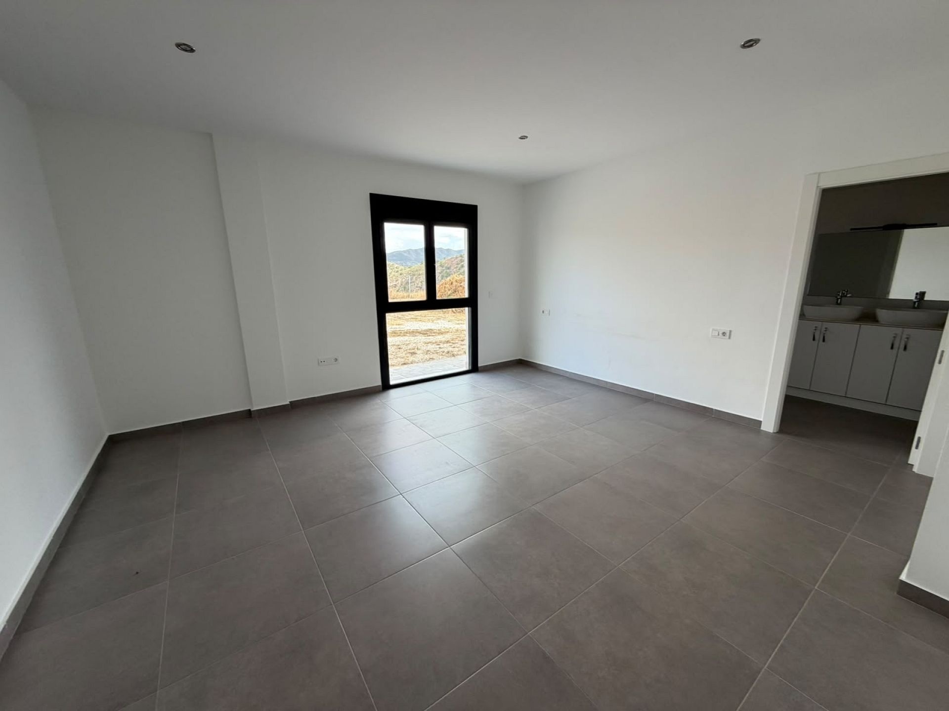 Resale - 4 Bedroom 2 Bathroom Villa in Macisvenda -  - Murcia