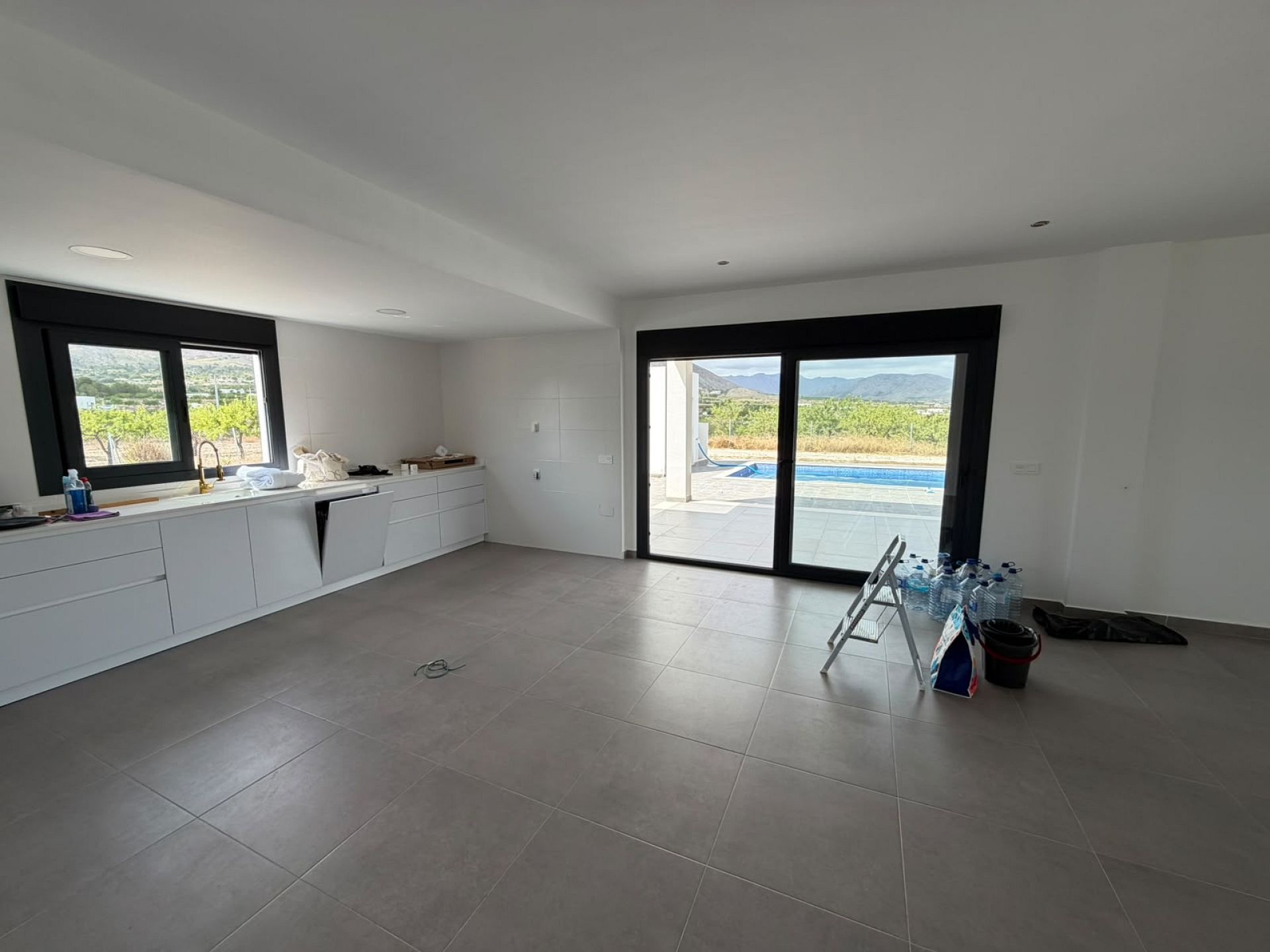 Resale - 4 Bedroom 2 Bathroom Villa in Macisvenda -  - Murcia