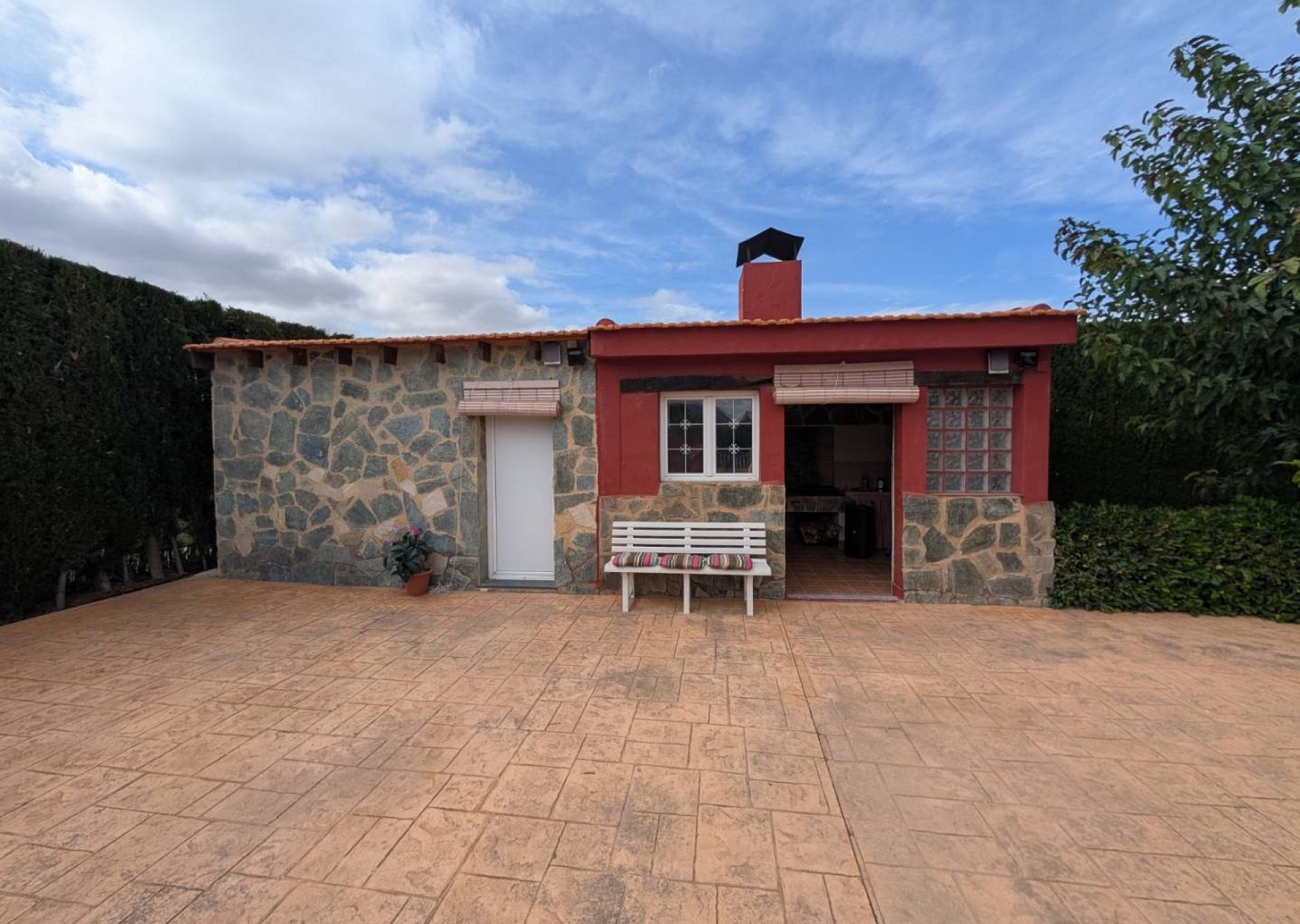 Resale - 4 Bedroom 3 Bathroom Finca in Sax -  - Alicante