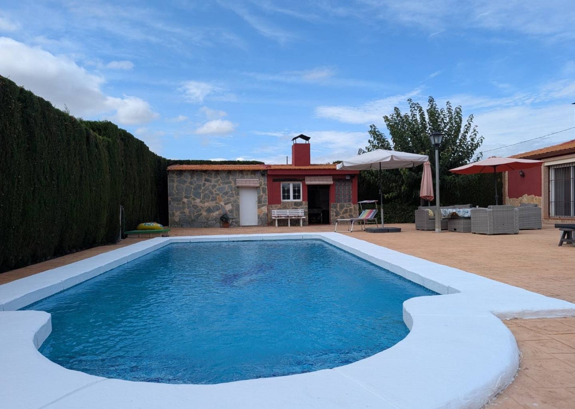 Resale - 4 Bedroom 3 Bathroom Finca in Sax -  - Alicante