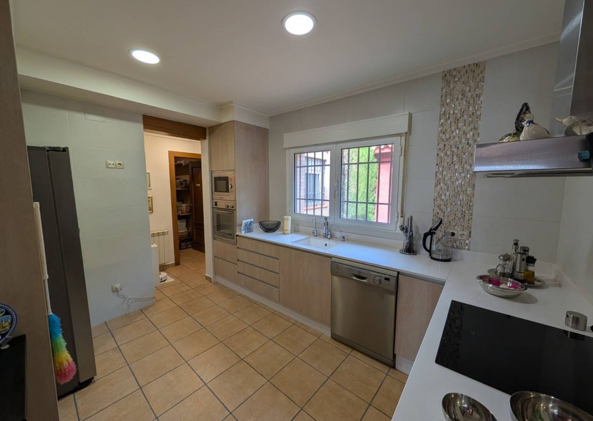 Resale - 4 Bedroom 3 Bathroom Finca in Sax -  - Alicante