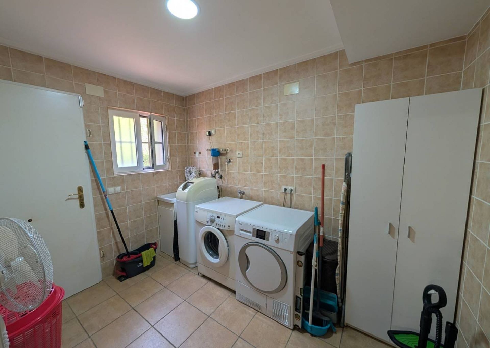 Resale - 4 Bedroom 3 Bathroom Finca in Sax -  - Alicante
