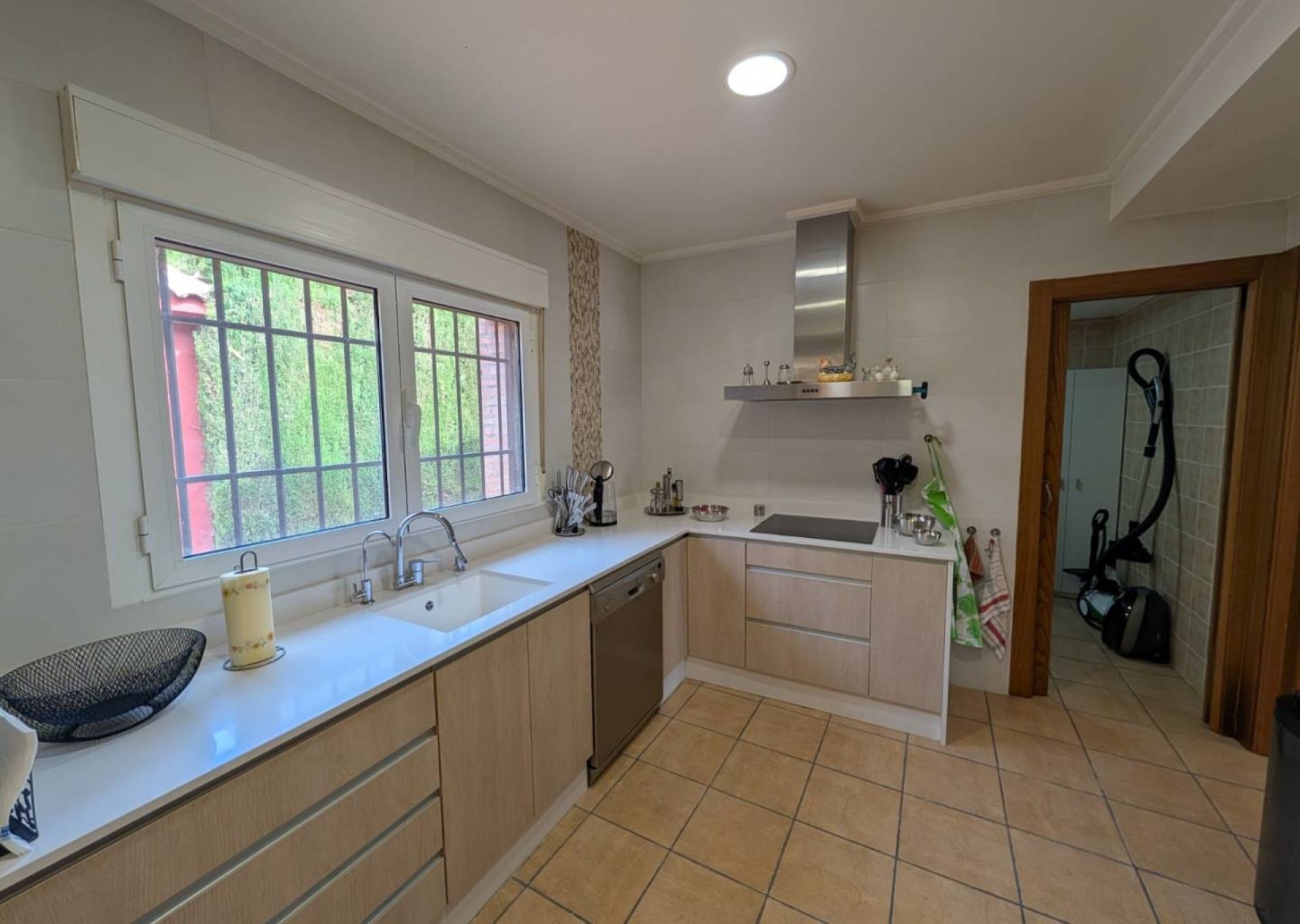 Resale - 4 Bedroom 3 Bathroom Finca in Sax -  - Alicante
