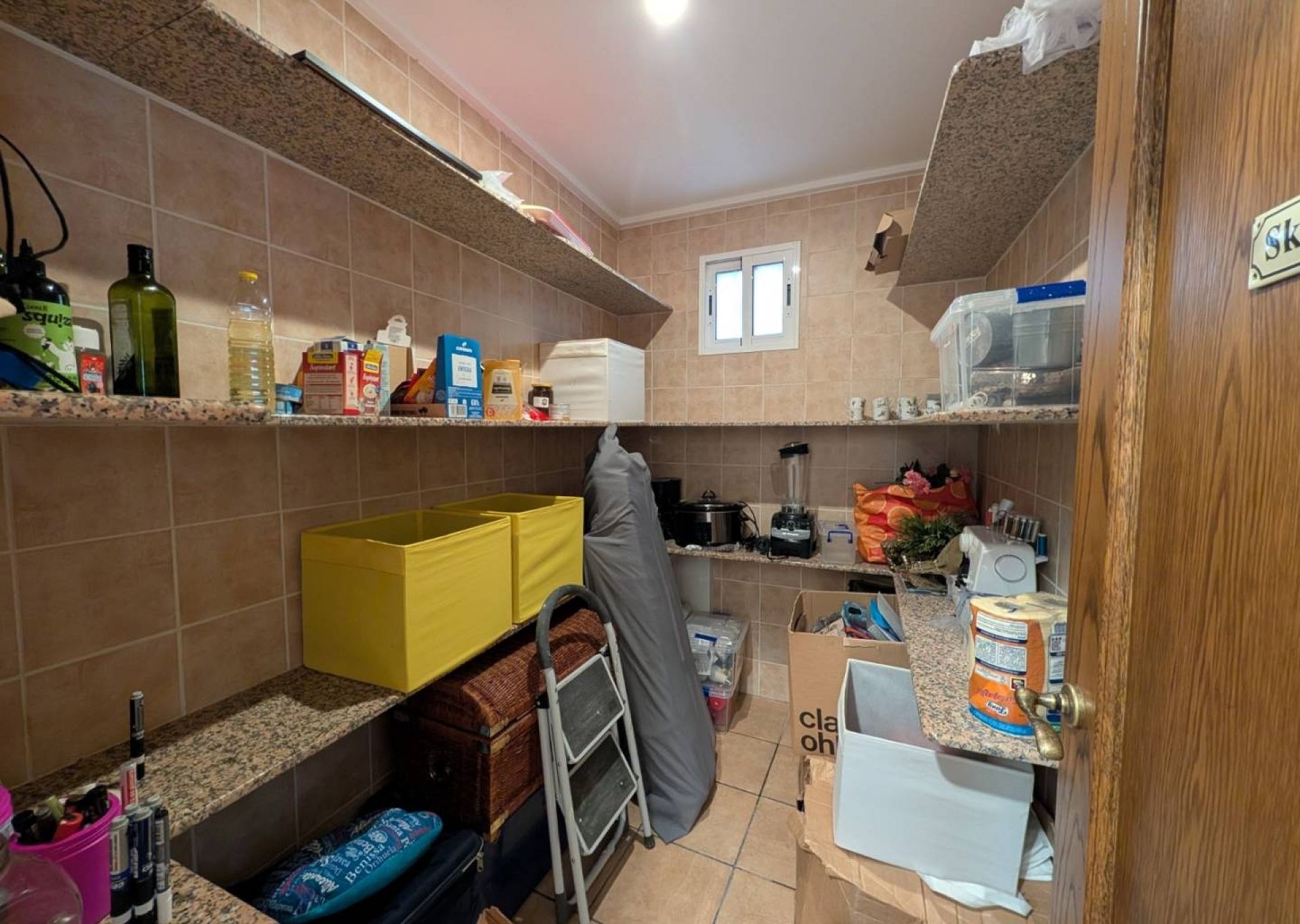Resale - 4 Bedroom 3 Bathroom Finca in Sax -  - Alicante