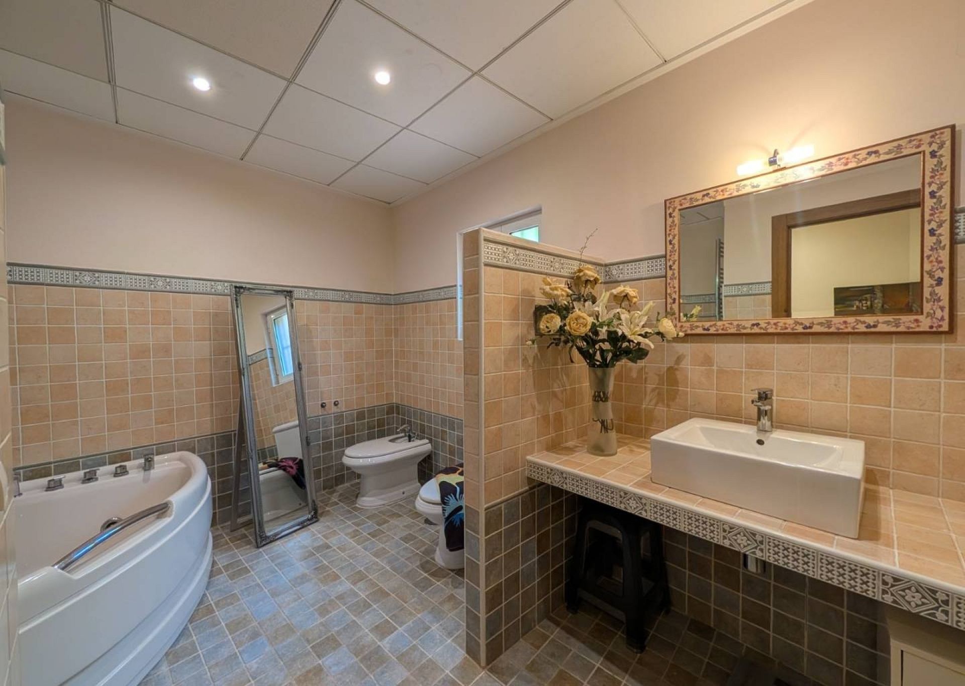Resale - 4 Bedroom 3 Bathroom Finca in Sax -  - Alicante