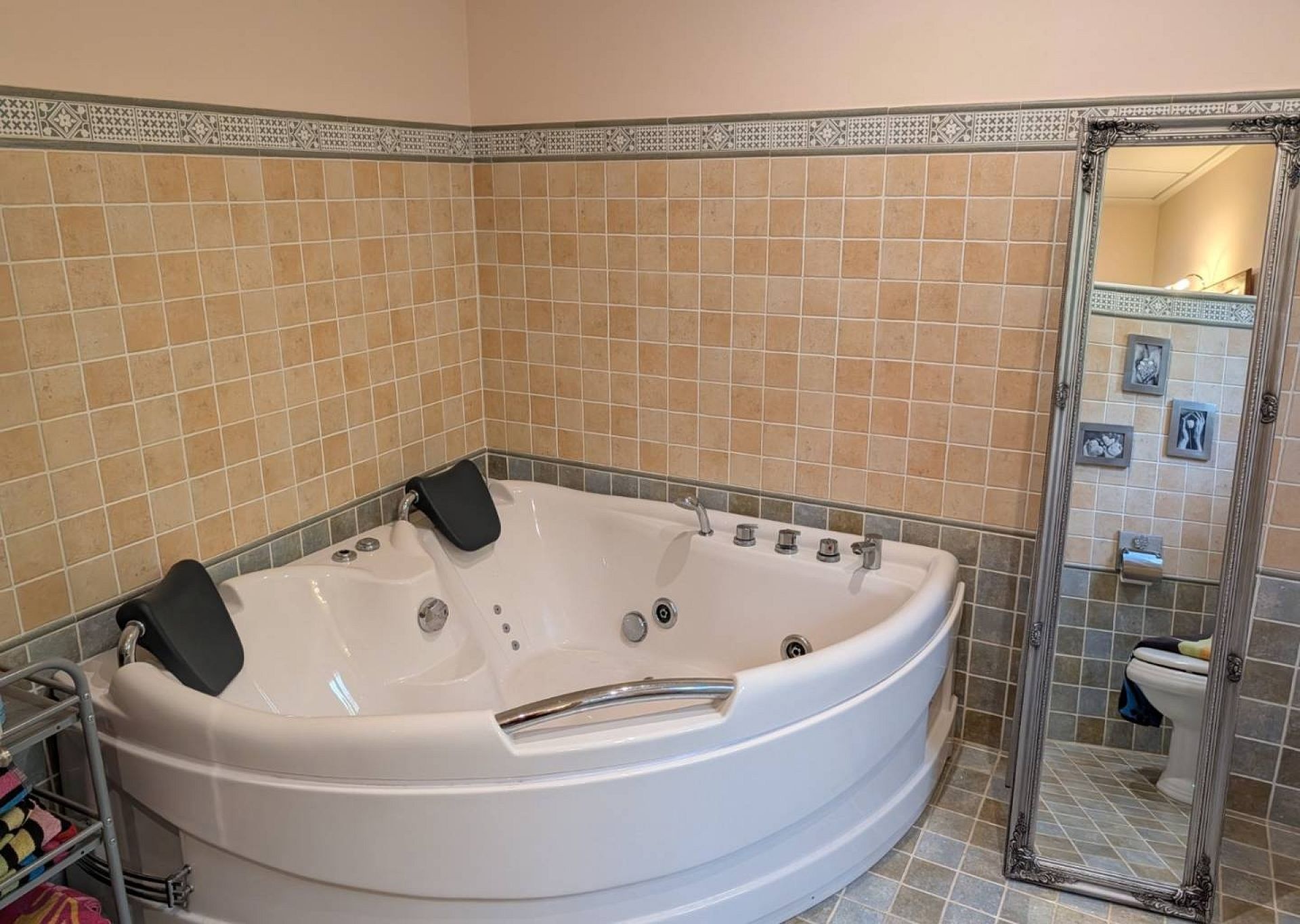Resale - 4 Bedroom 3 Bathroom Finca in Sax -  - Alicante